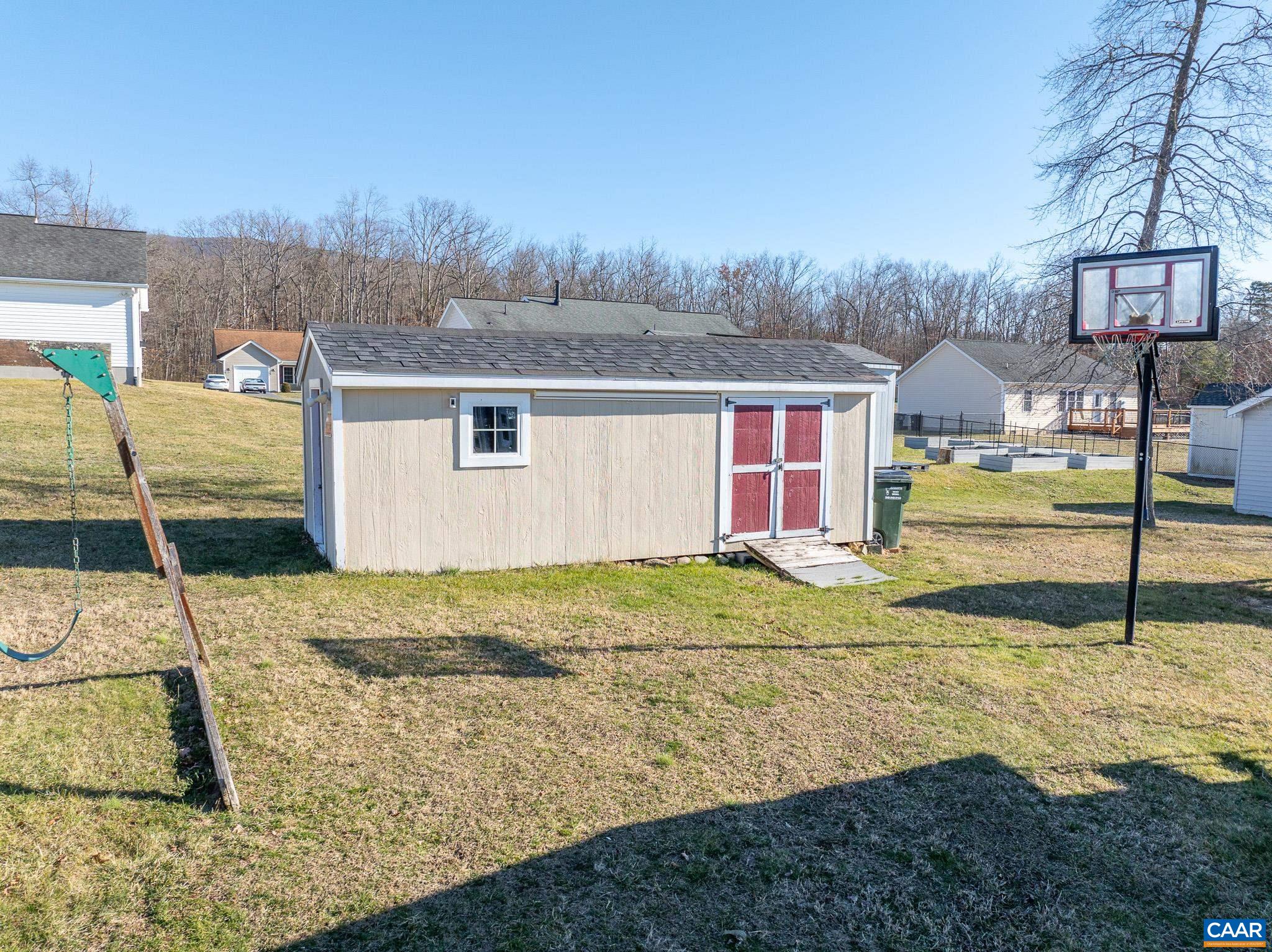 25 GREYSTONE LN
