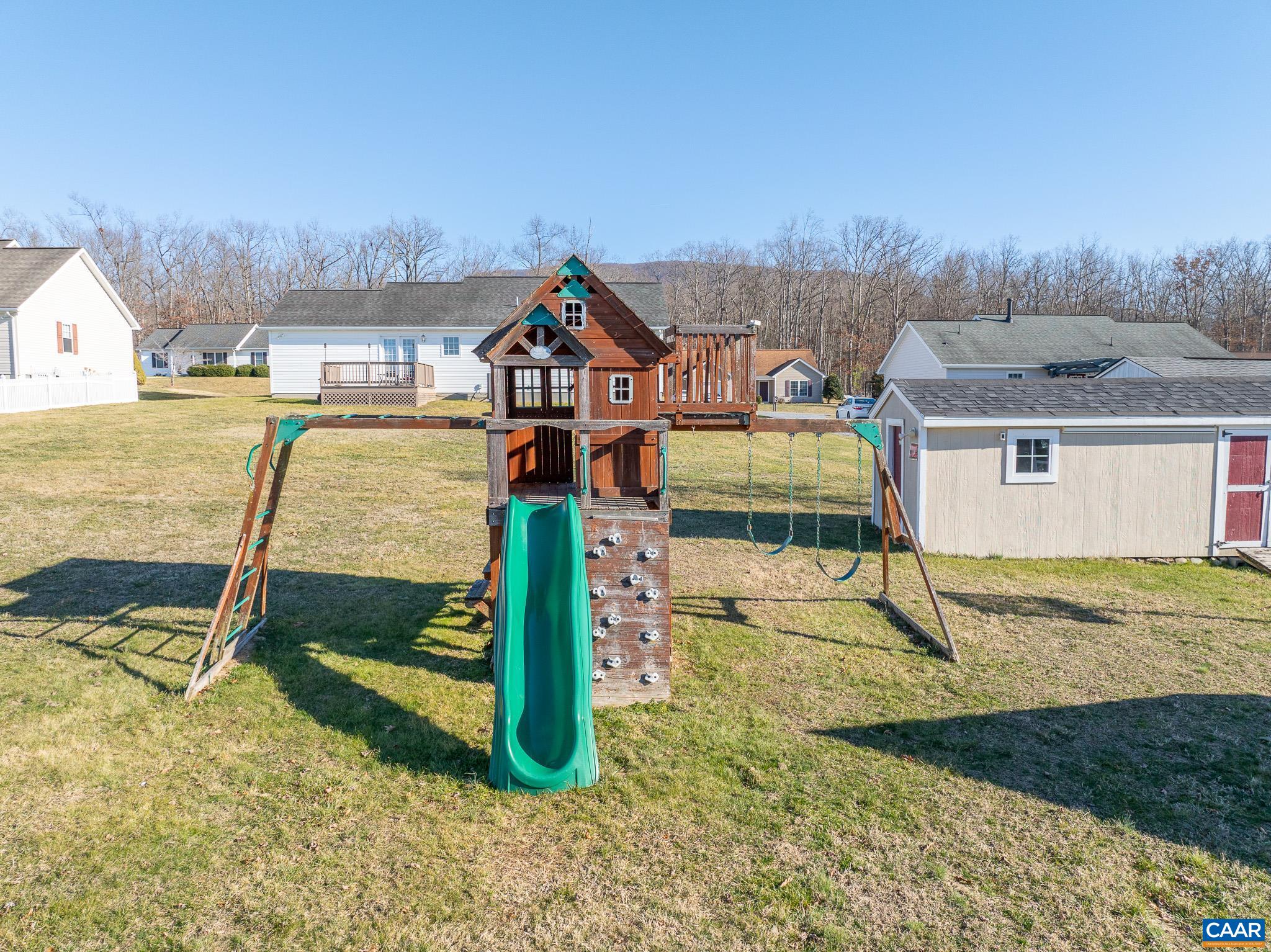 25 GREYSTONE LN