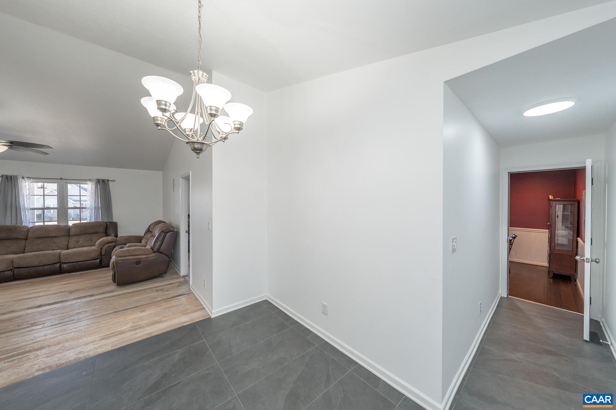 25 GREYSTONE LN