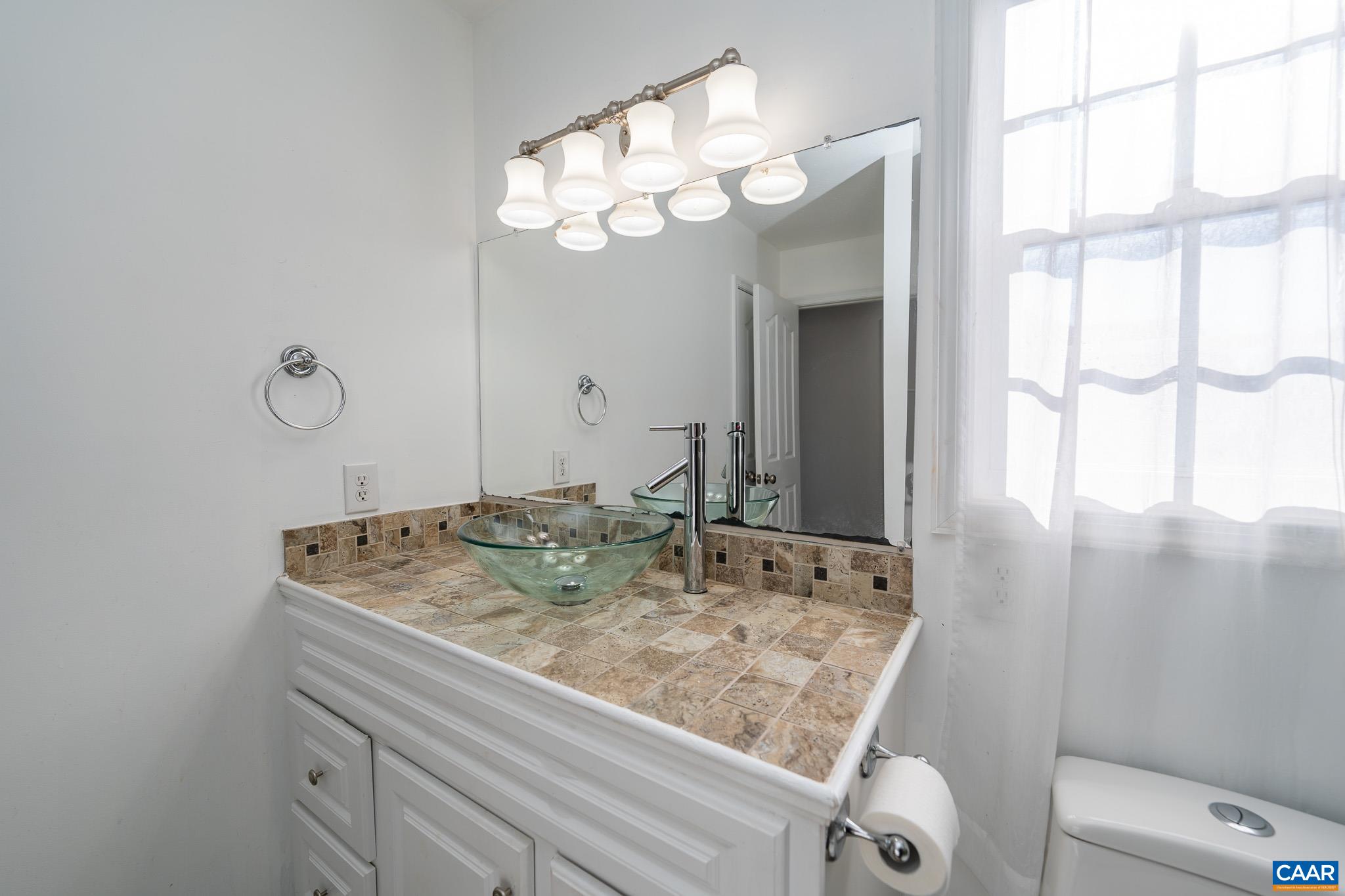 25 GREYSTONE LN