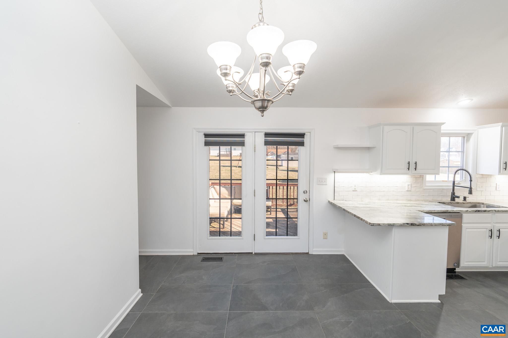 25 GREYSTONE LN