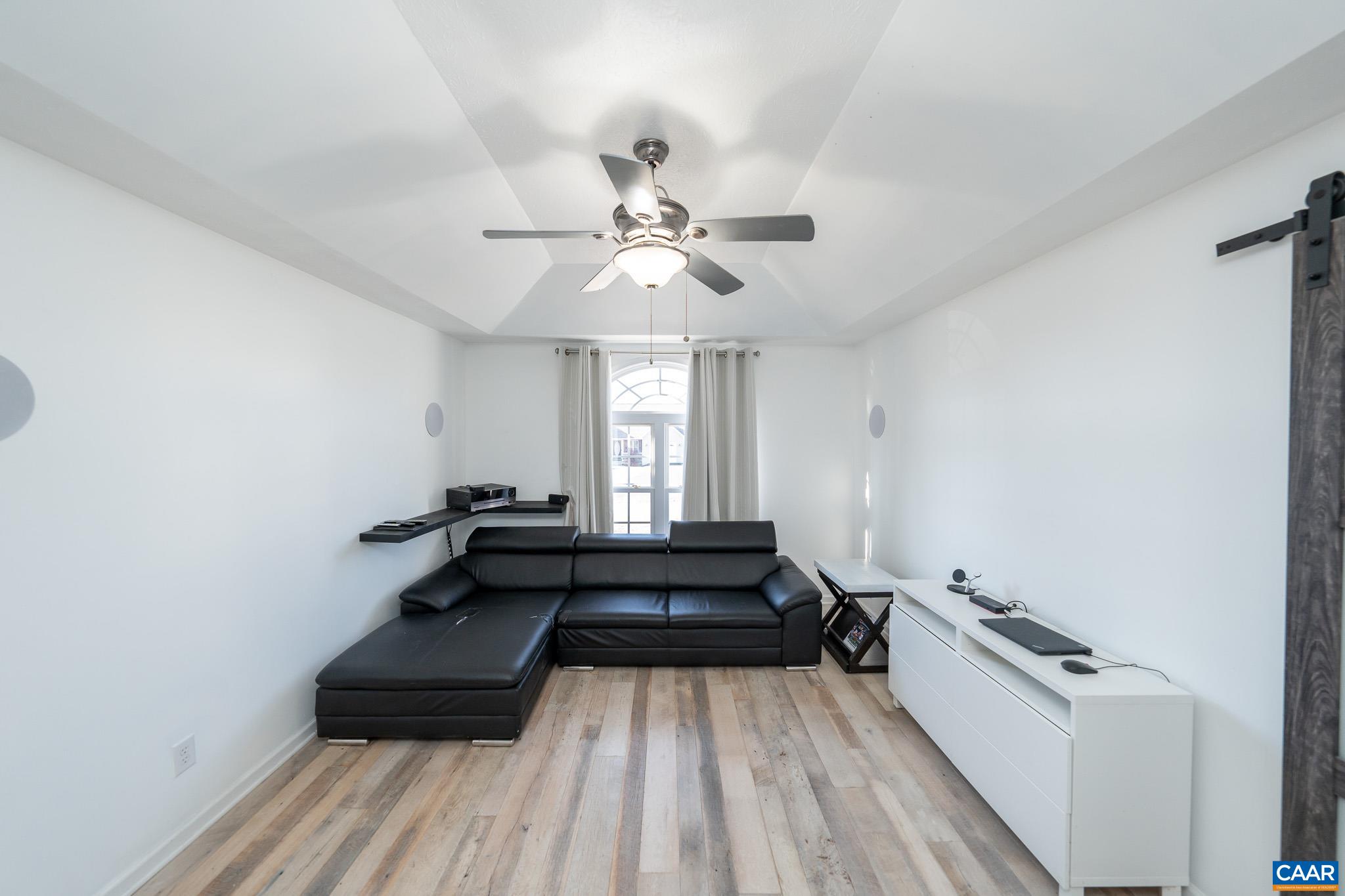 25 GREYSTONE LN