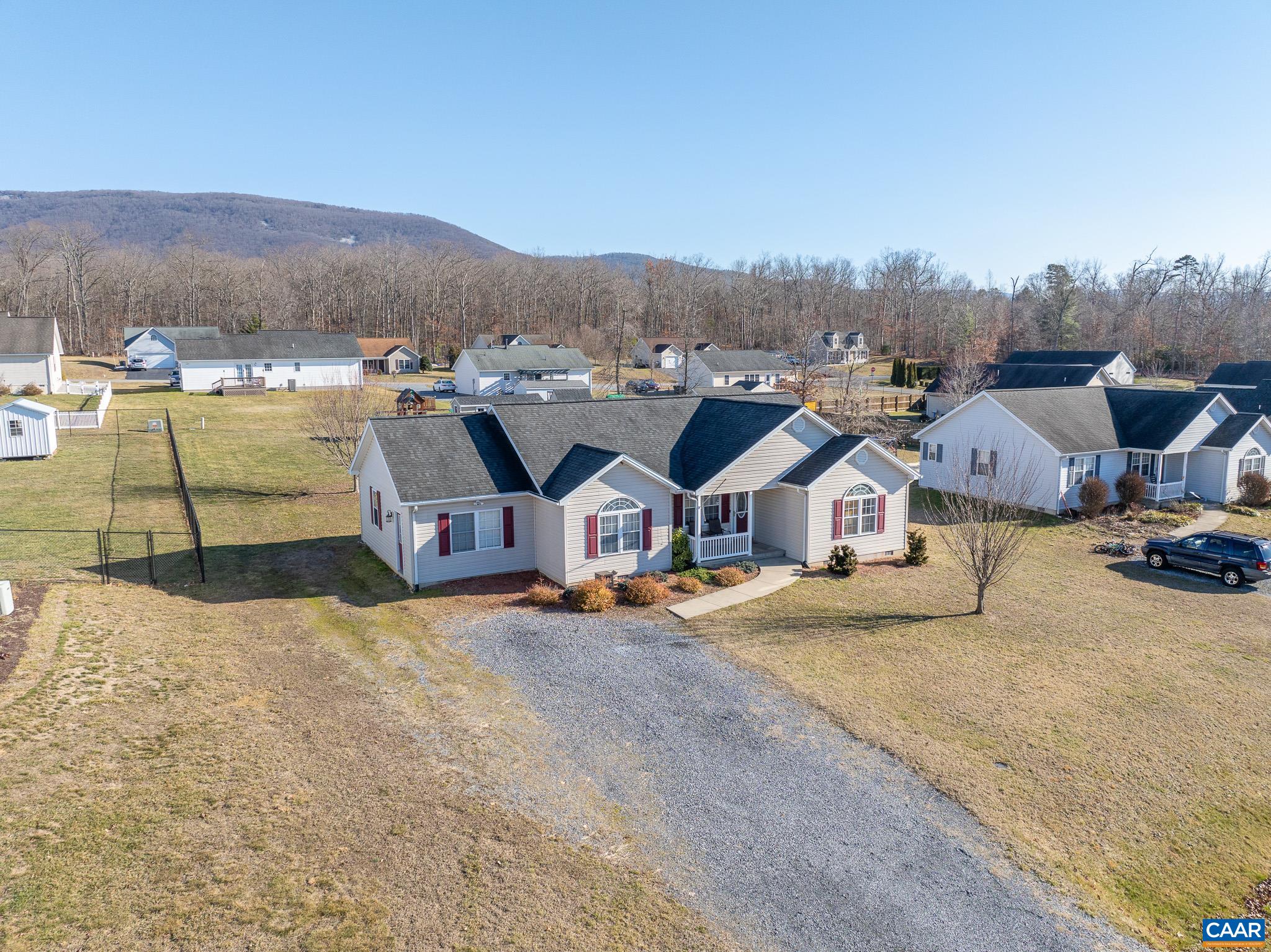 25 GREYSTONE LN