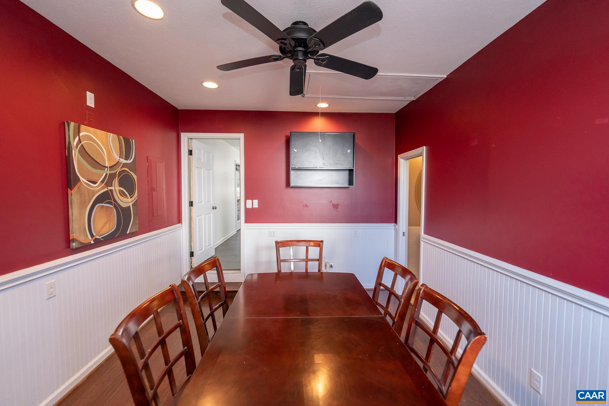 25 GREYSTONE LN