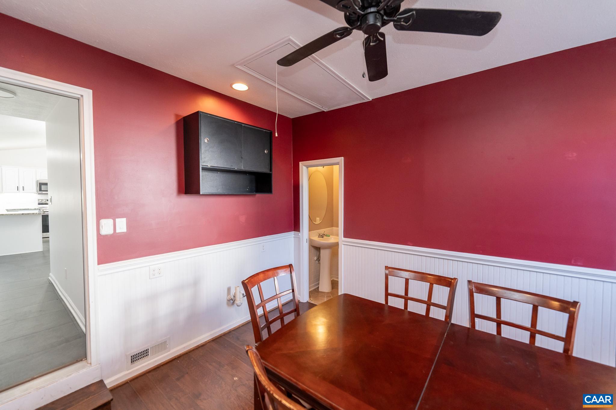 25 GREYSTONE LN