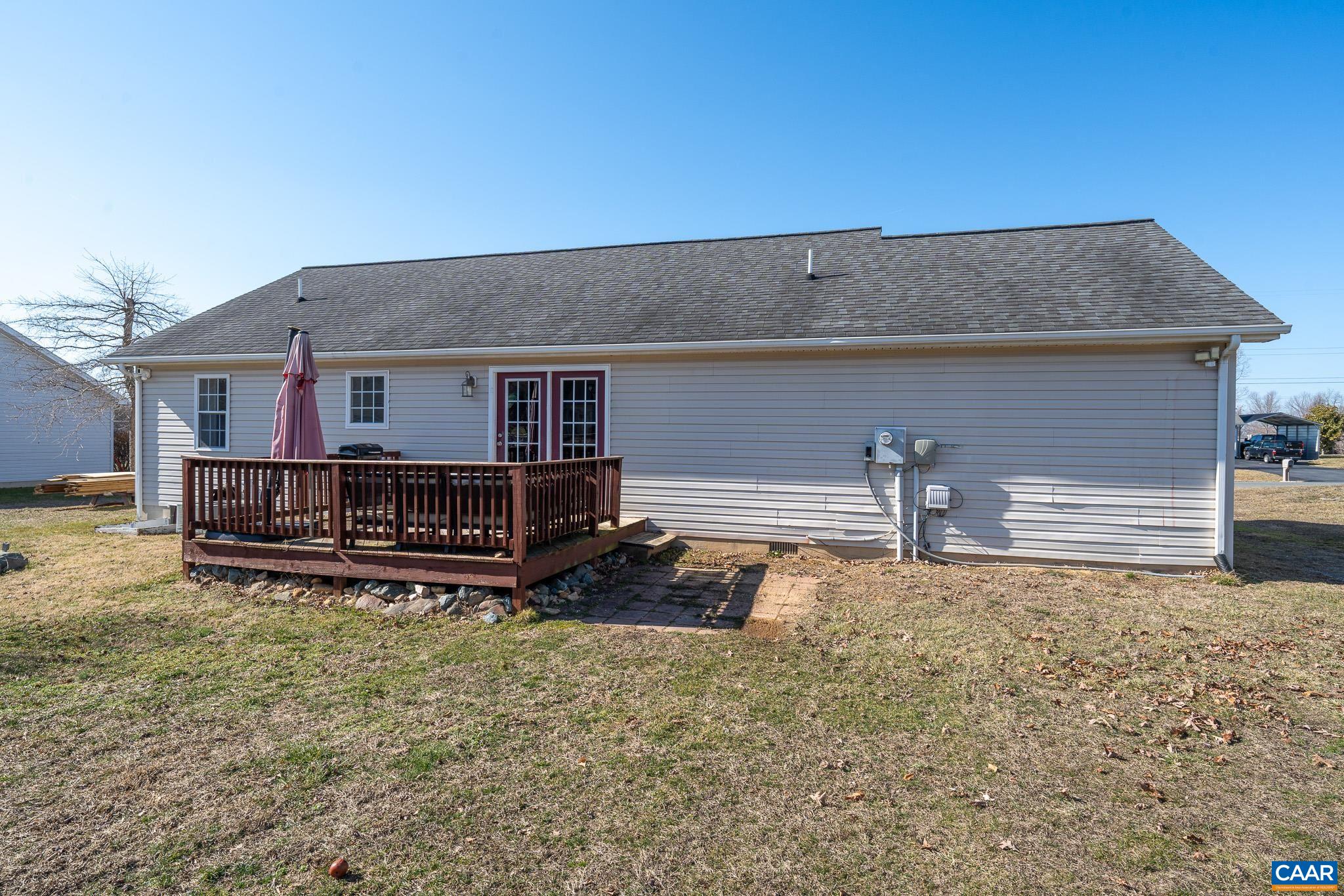 25 GREYSTONE LN