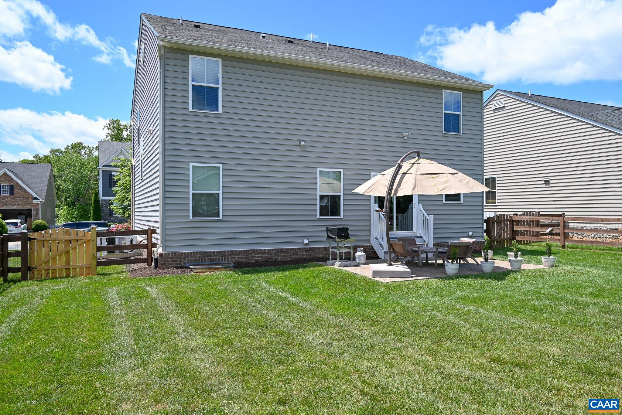 220 APPALACHIAN LN