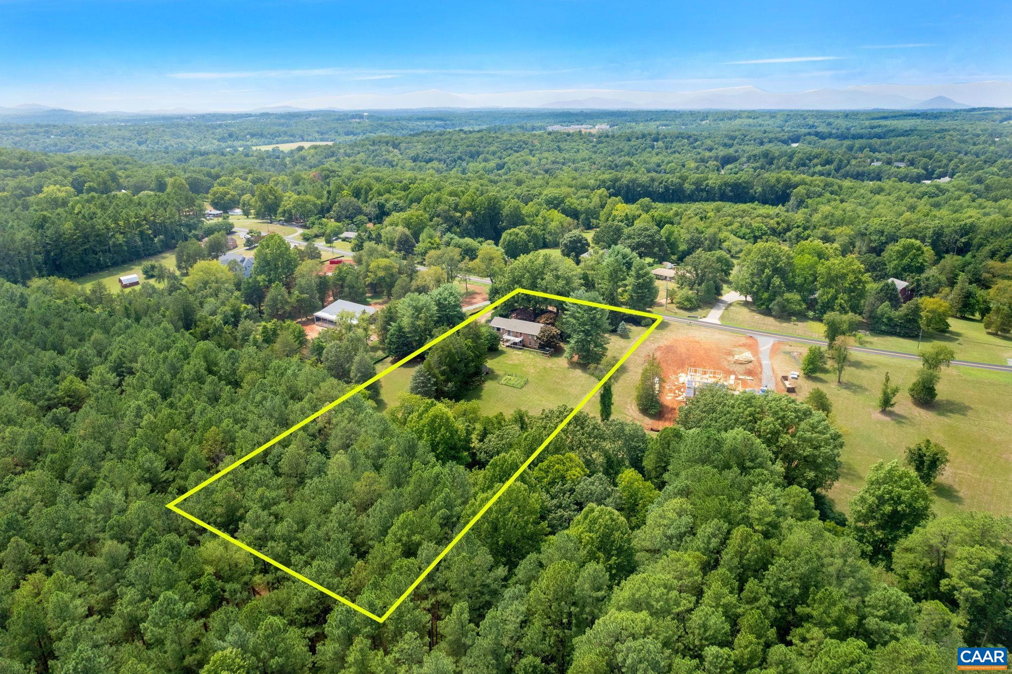 2221 POLO GROUNDS RD
