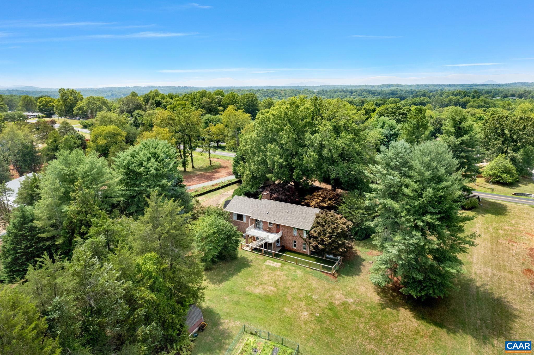 2221 POLO GROUNDS RD