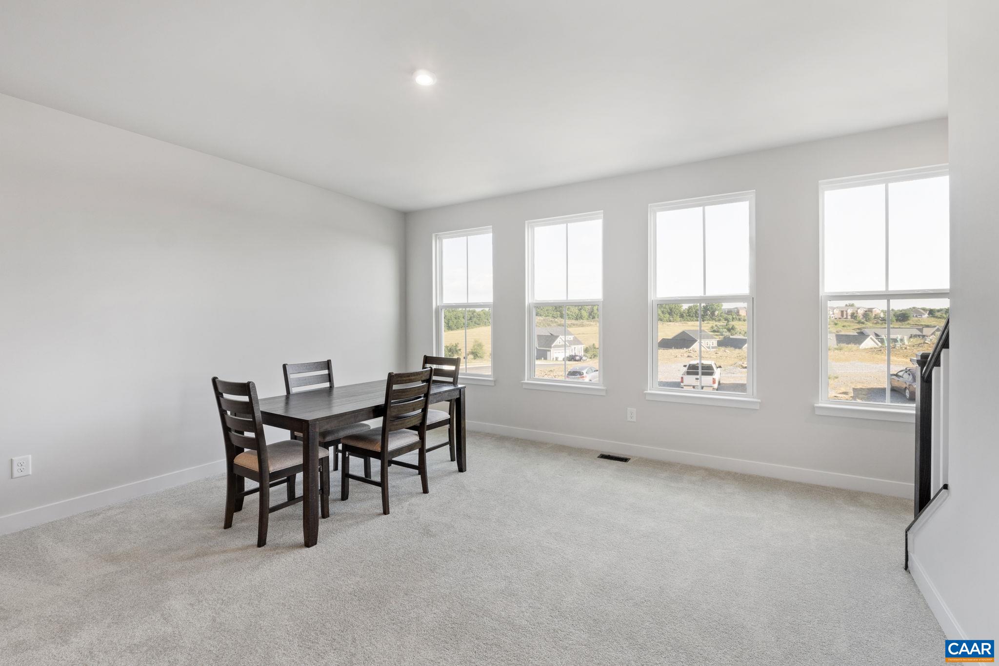 27 IRON HORSE LN