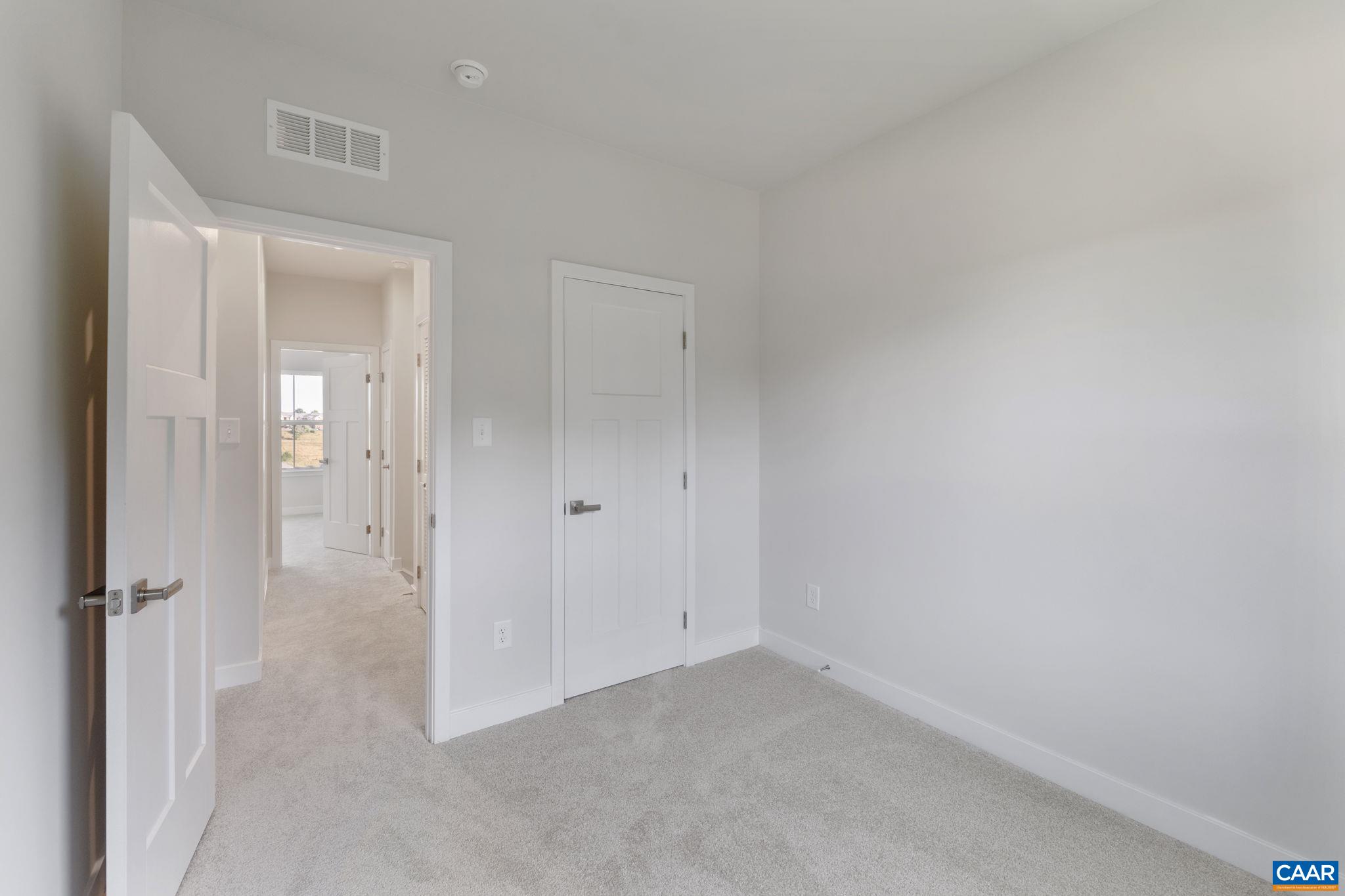 27 IRON HORSE LN
