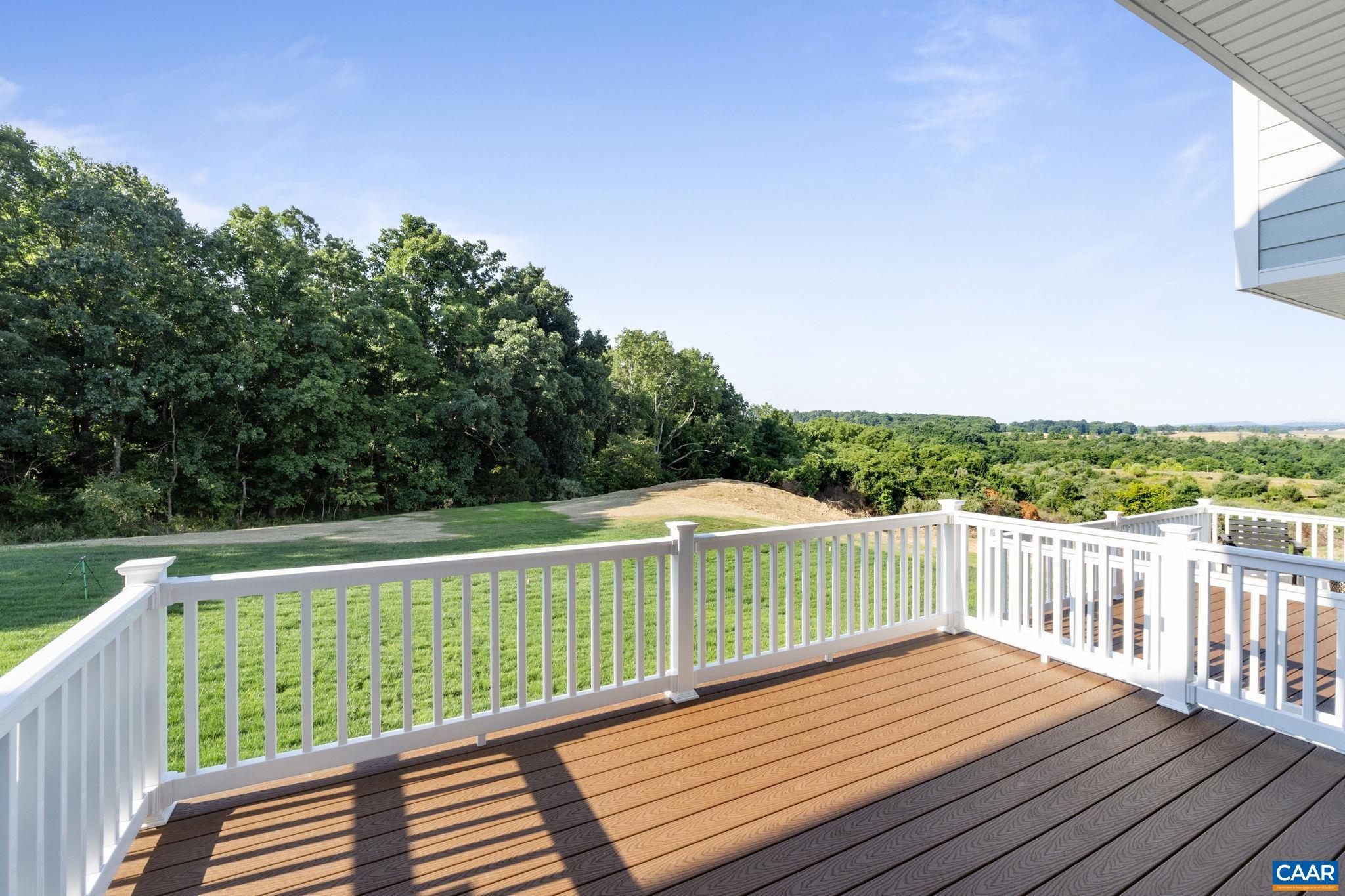 27 IRON HORSE LN