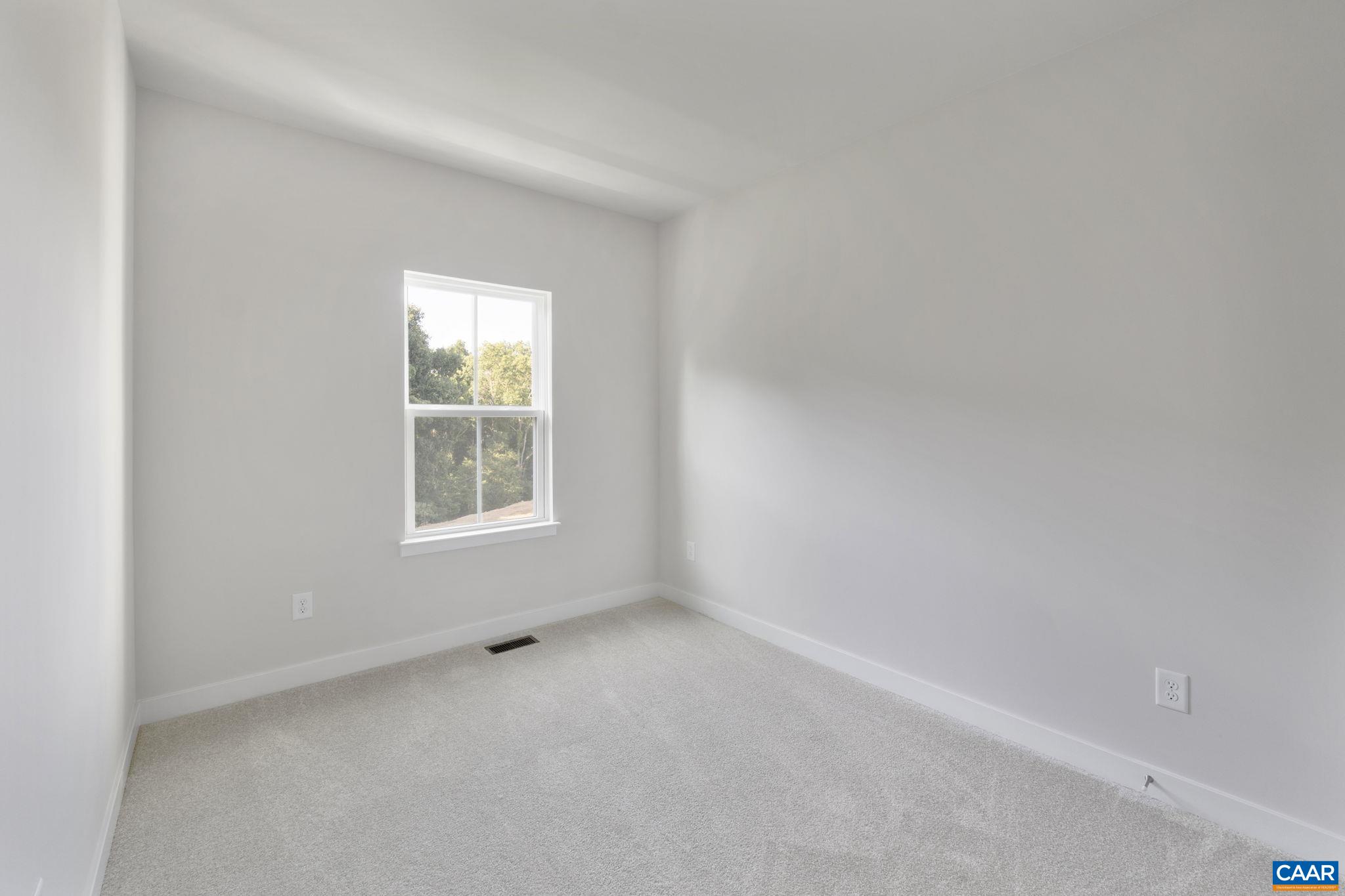 27 IRON HORSE LN
