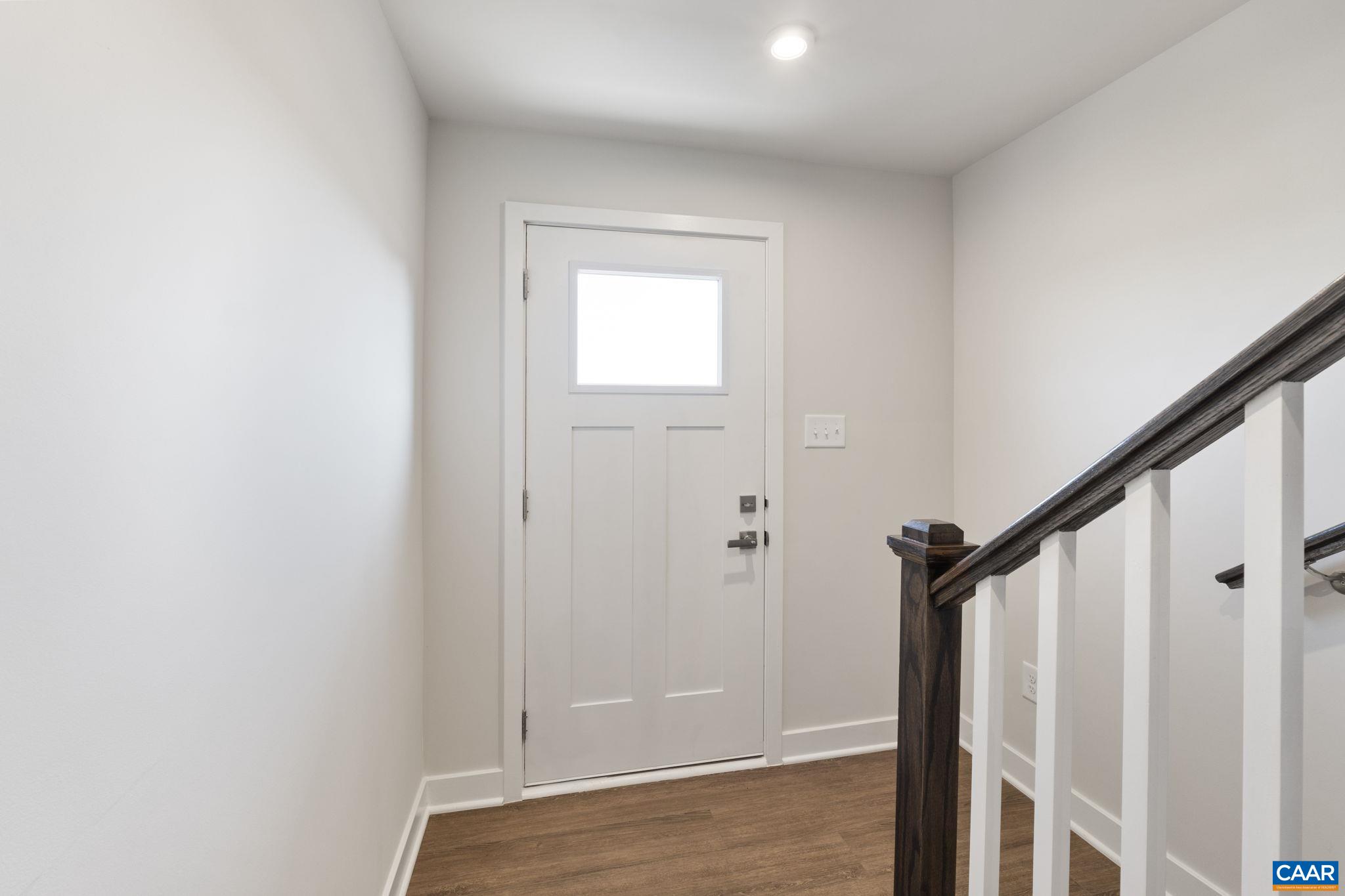 27 IRON HORSE LN