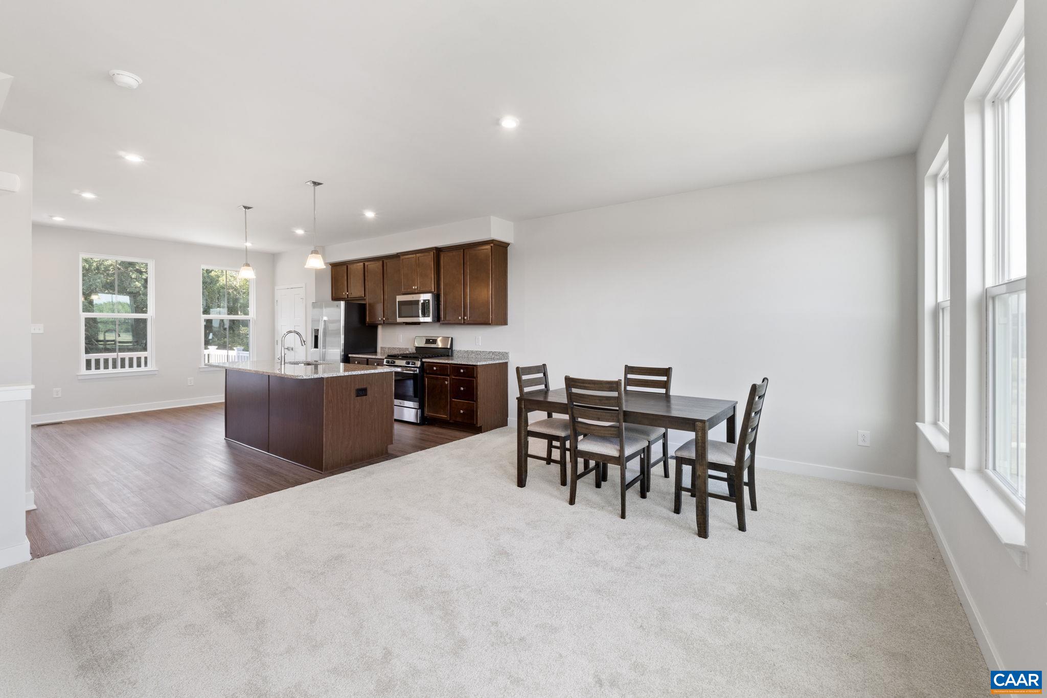 27 IRON HORSE LN