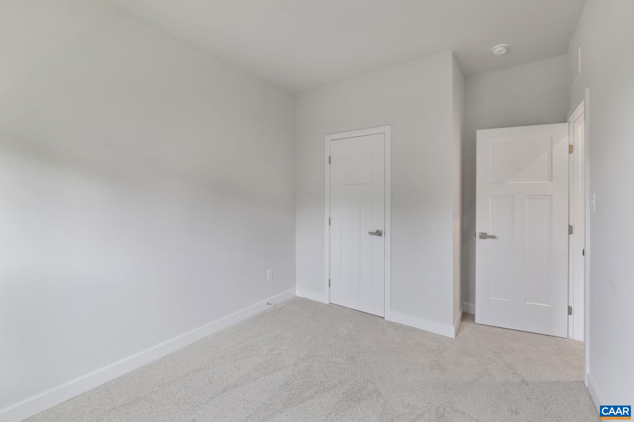 27 IRON HORSE LN
