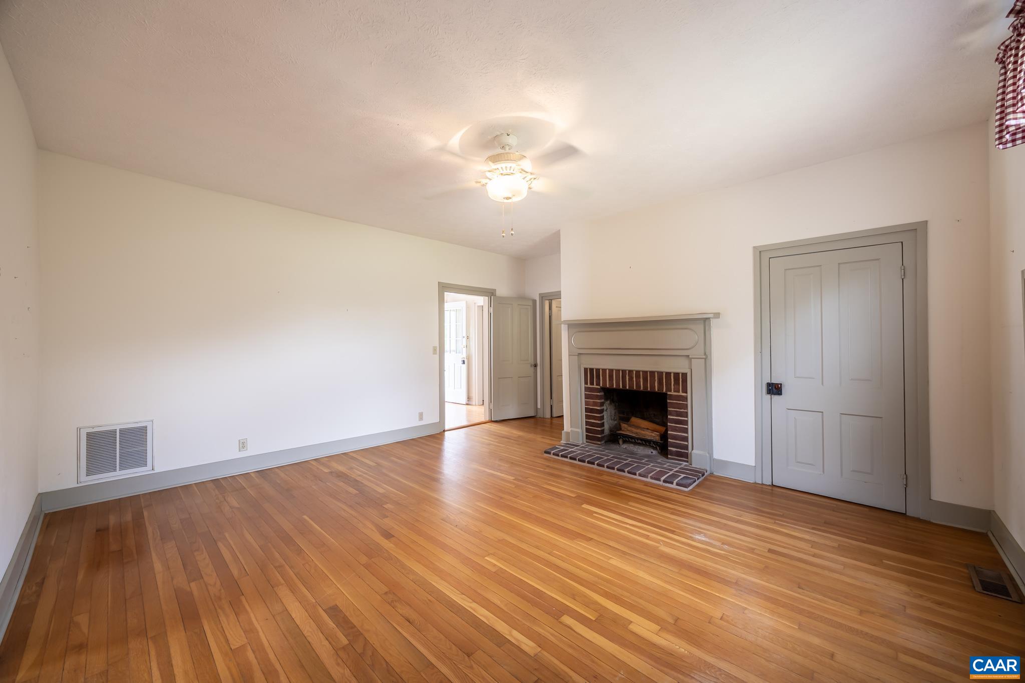 2072 EAST BRANCH LOOP
