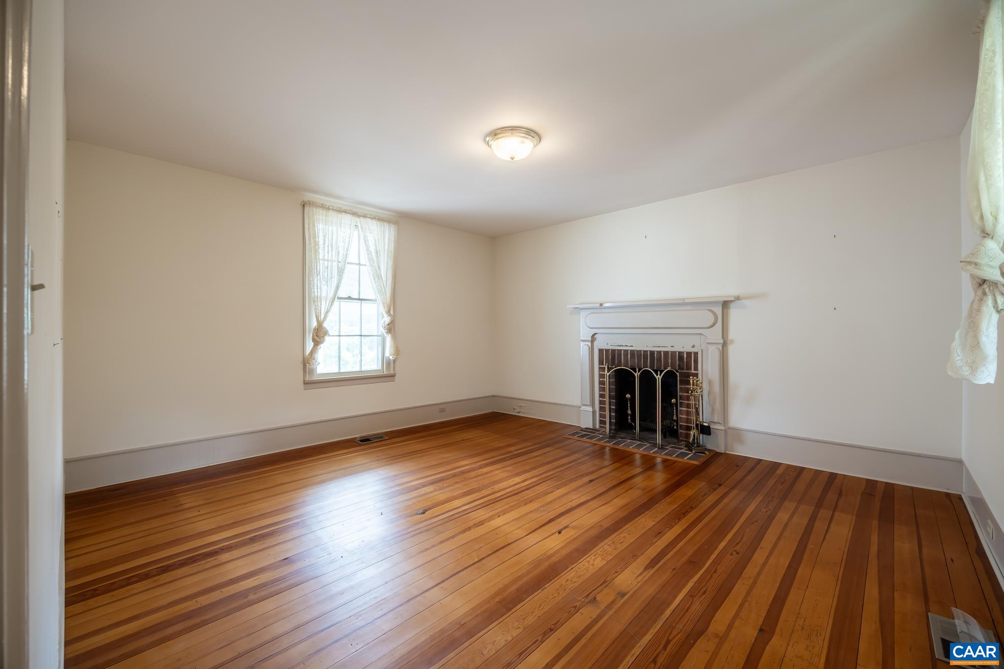 2072 EAST BRANCH LOOP