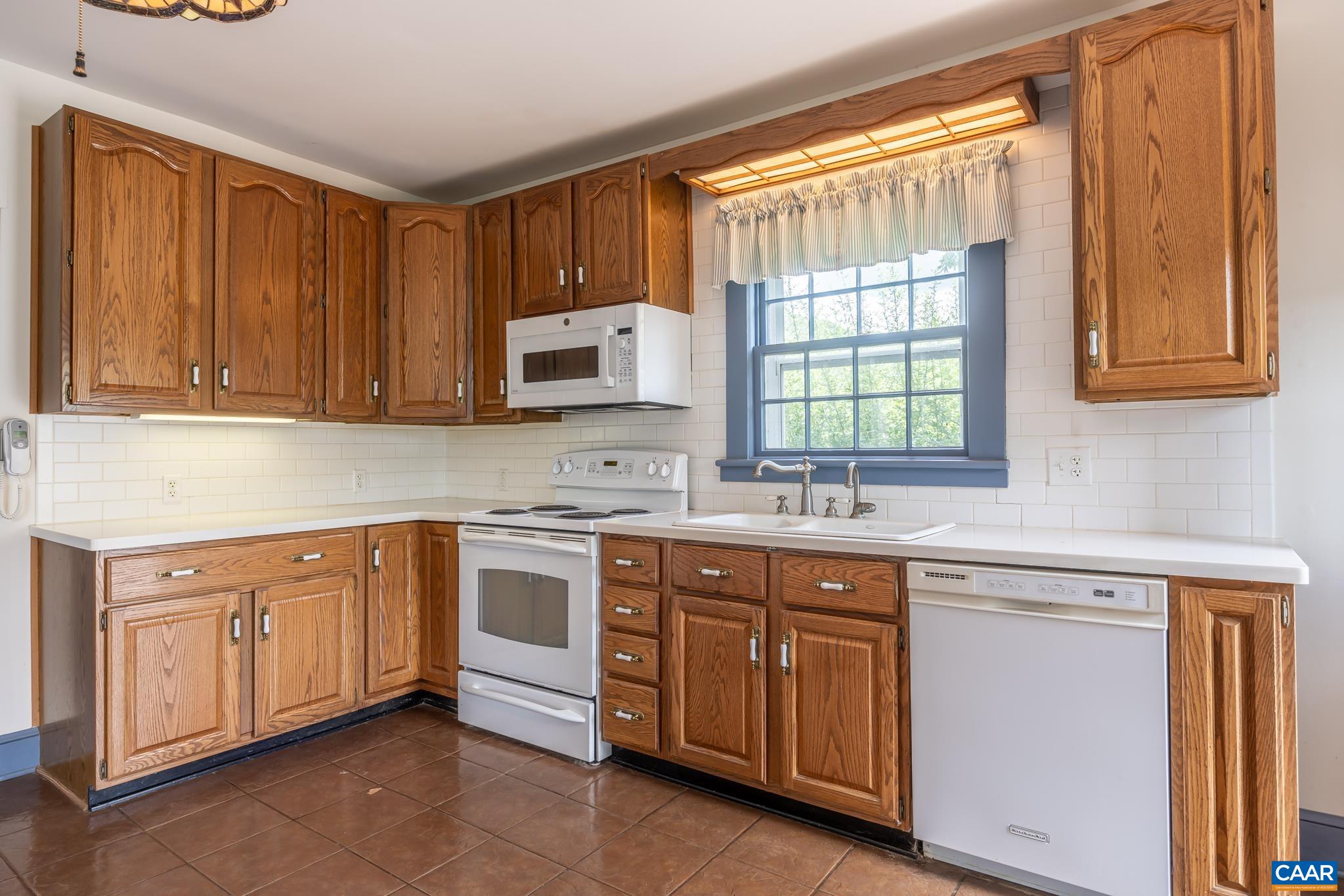 2072 EAST BRANCH LOOP