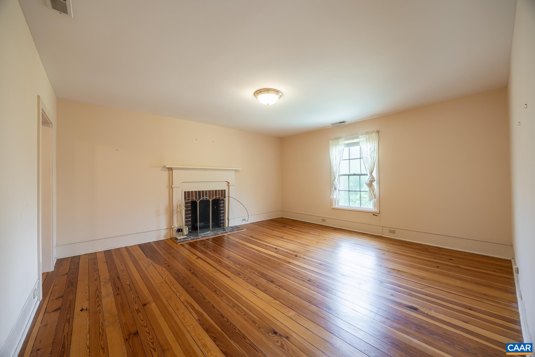 2072 EAST BRANCH LOOP