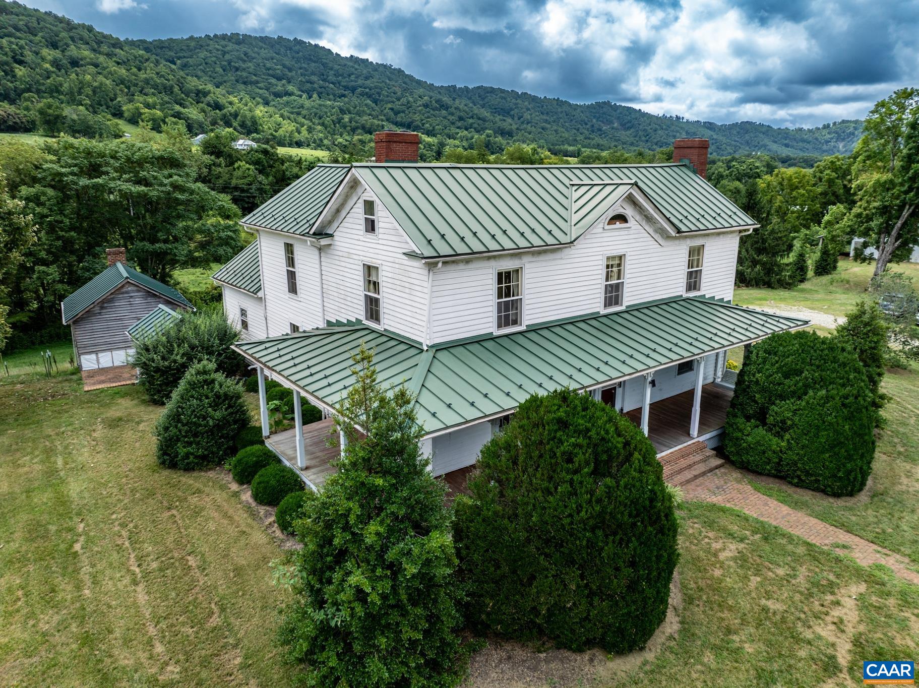 2072 EAST BRANCH LOOP