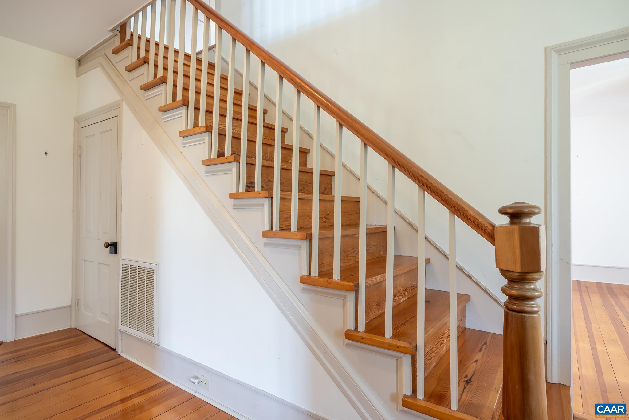 2072 EAST BRANCH LOOP