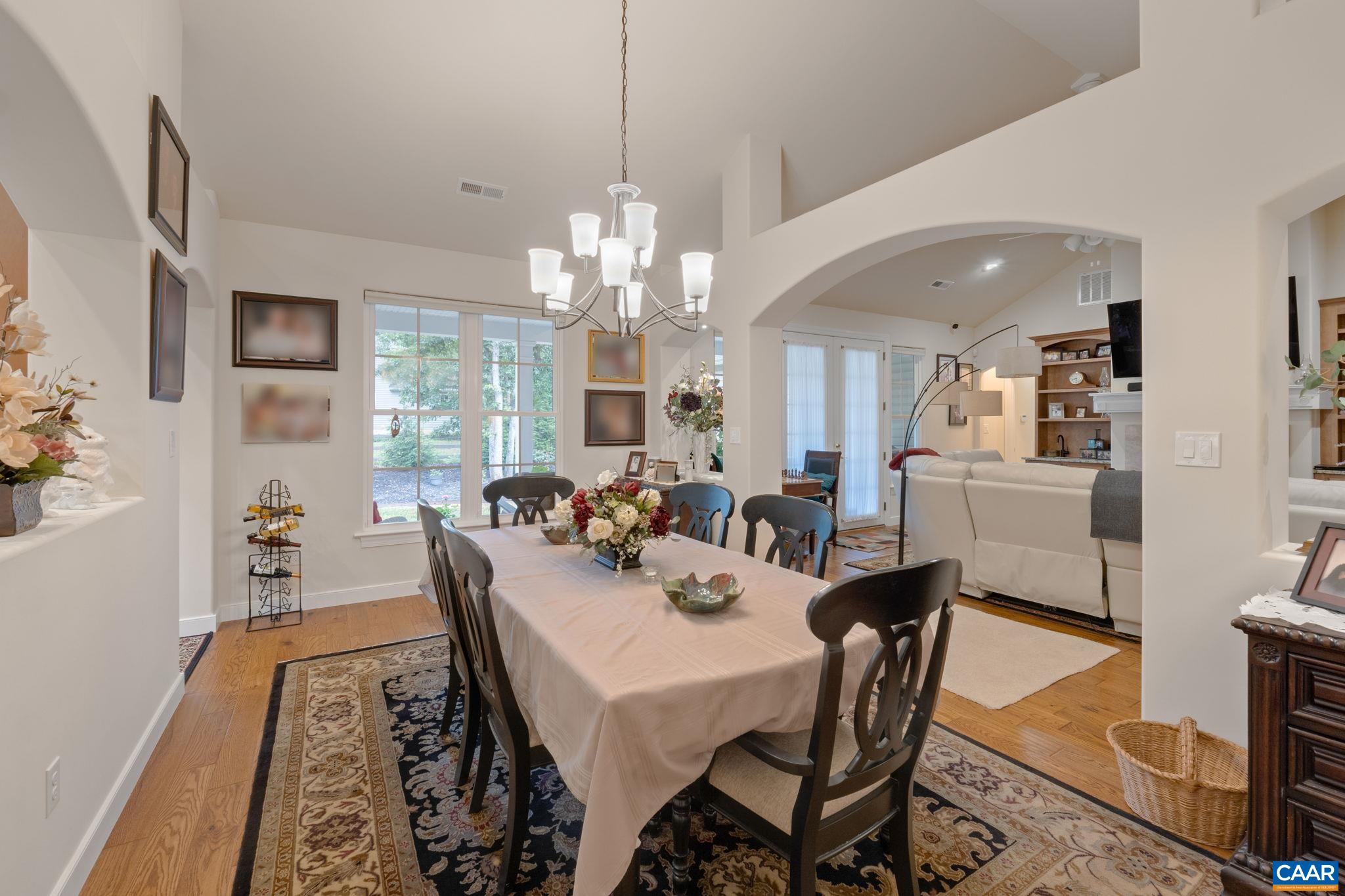 6 ENGLEWOOD DR