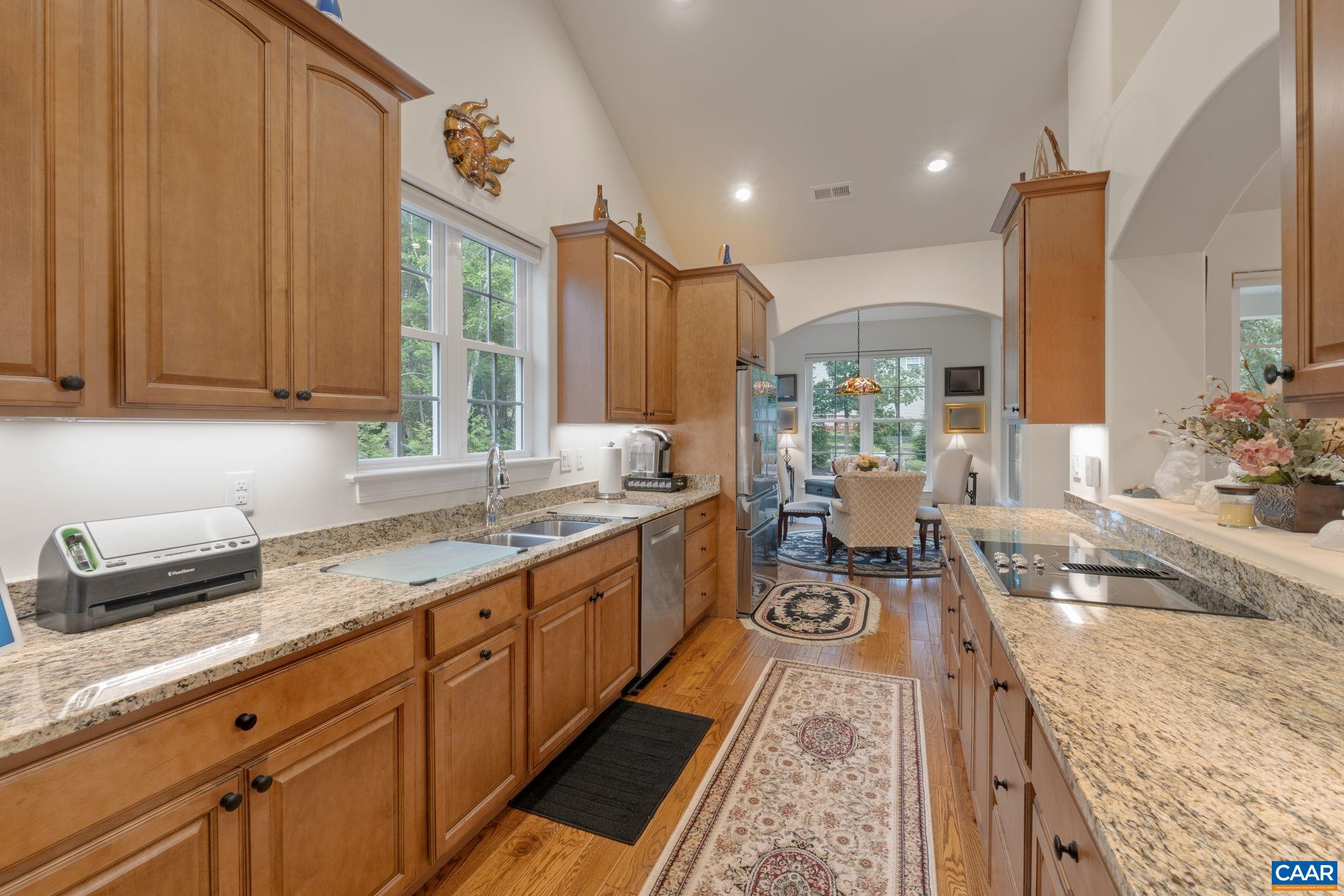 6 ENGLEWOOD DR