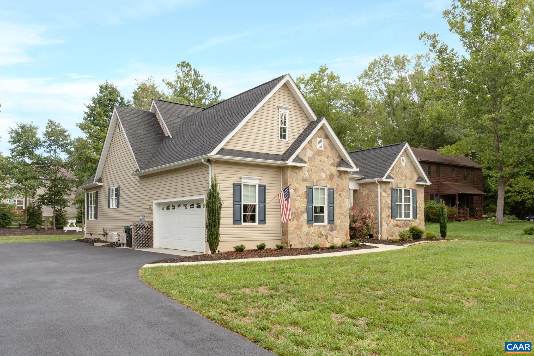 6 ENGLEWOOD DR