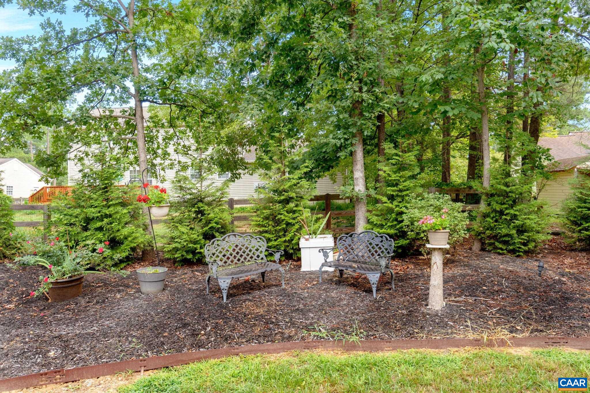 6 ENGLEWOOD DR