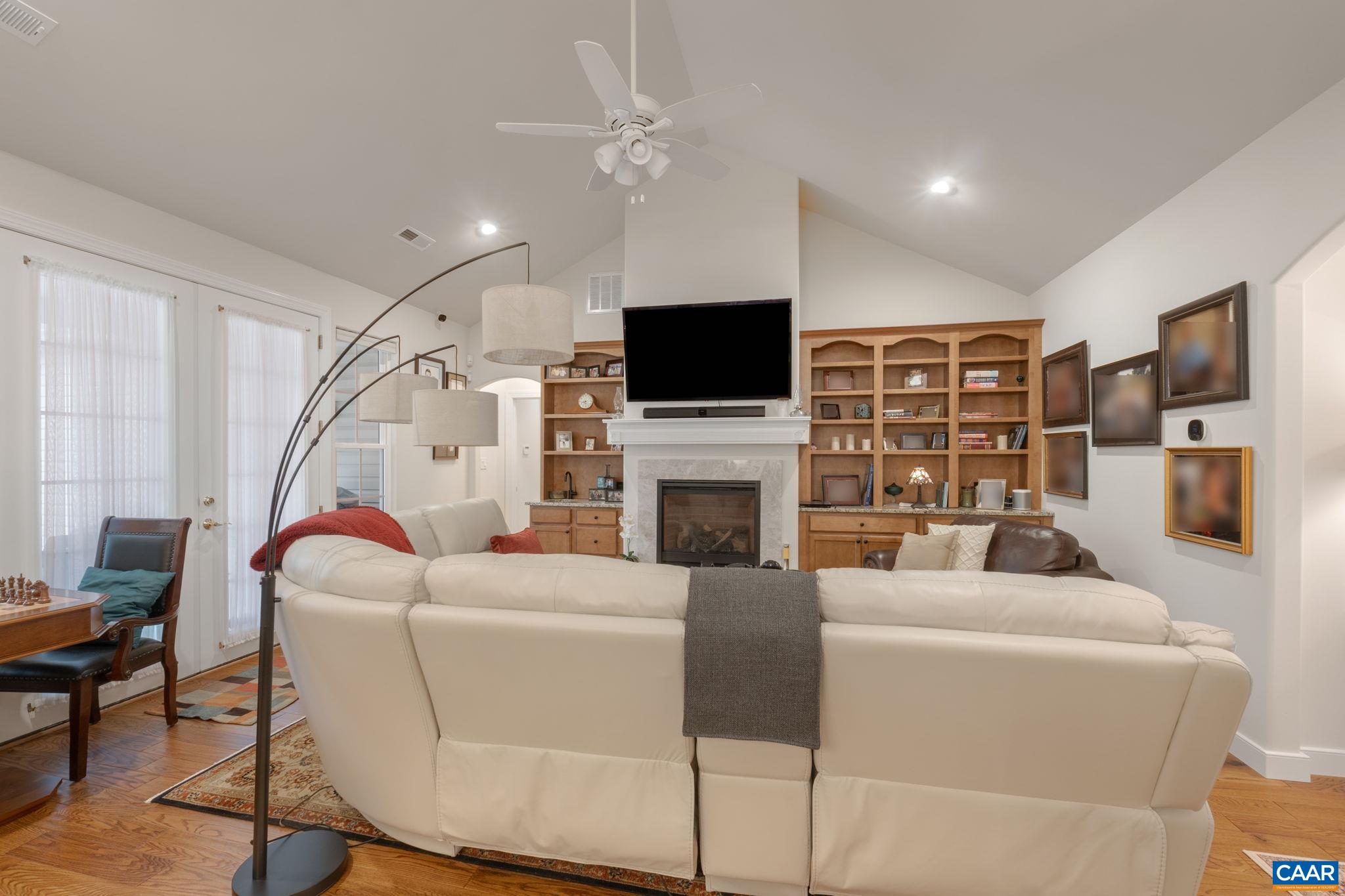 6 ENGLEWOOD DR