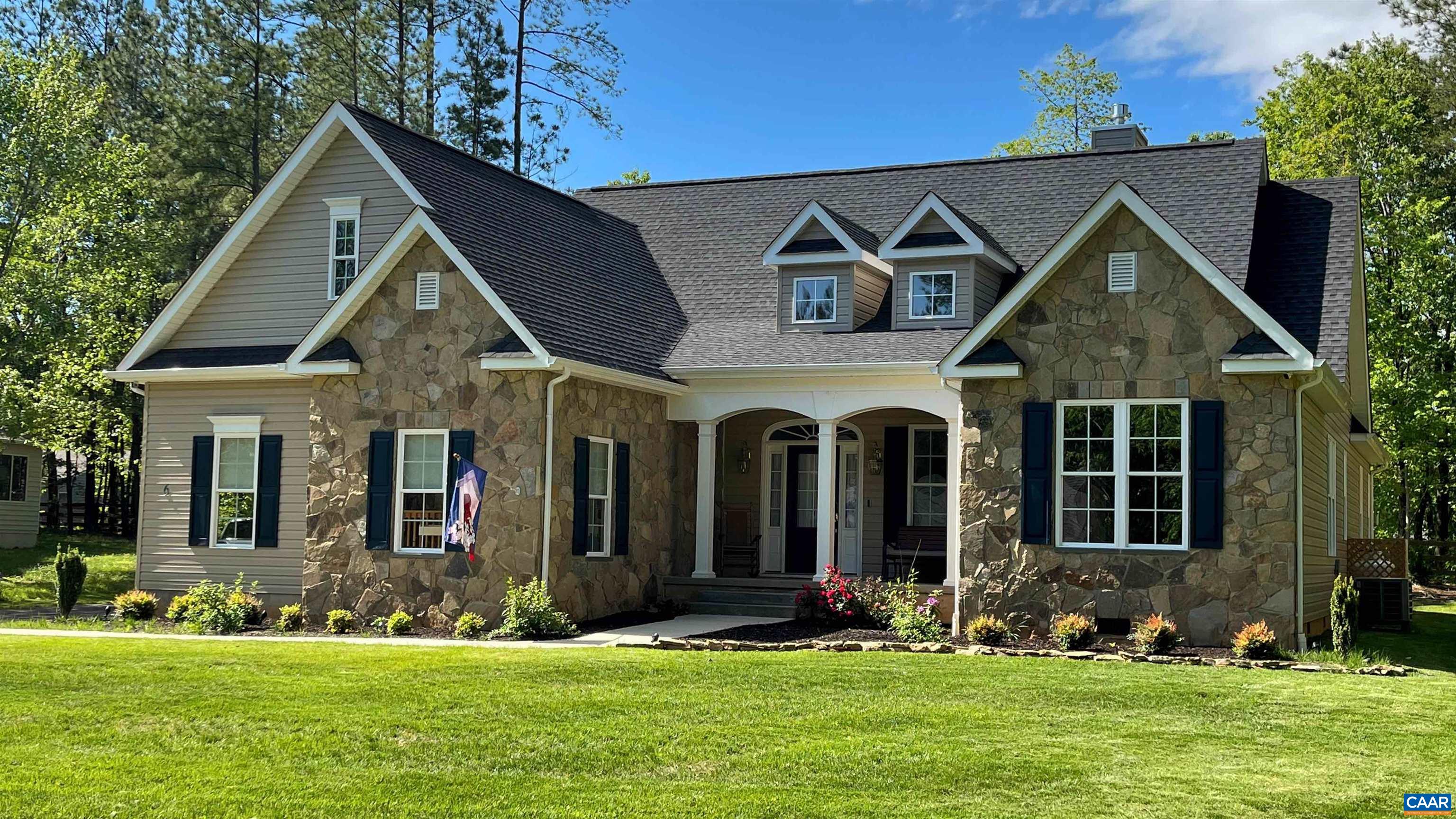 6 ENGLEWOOD DR