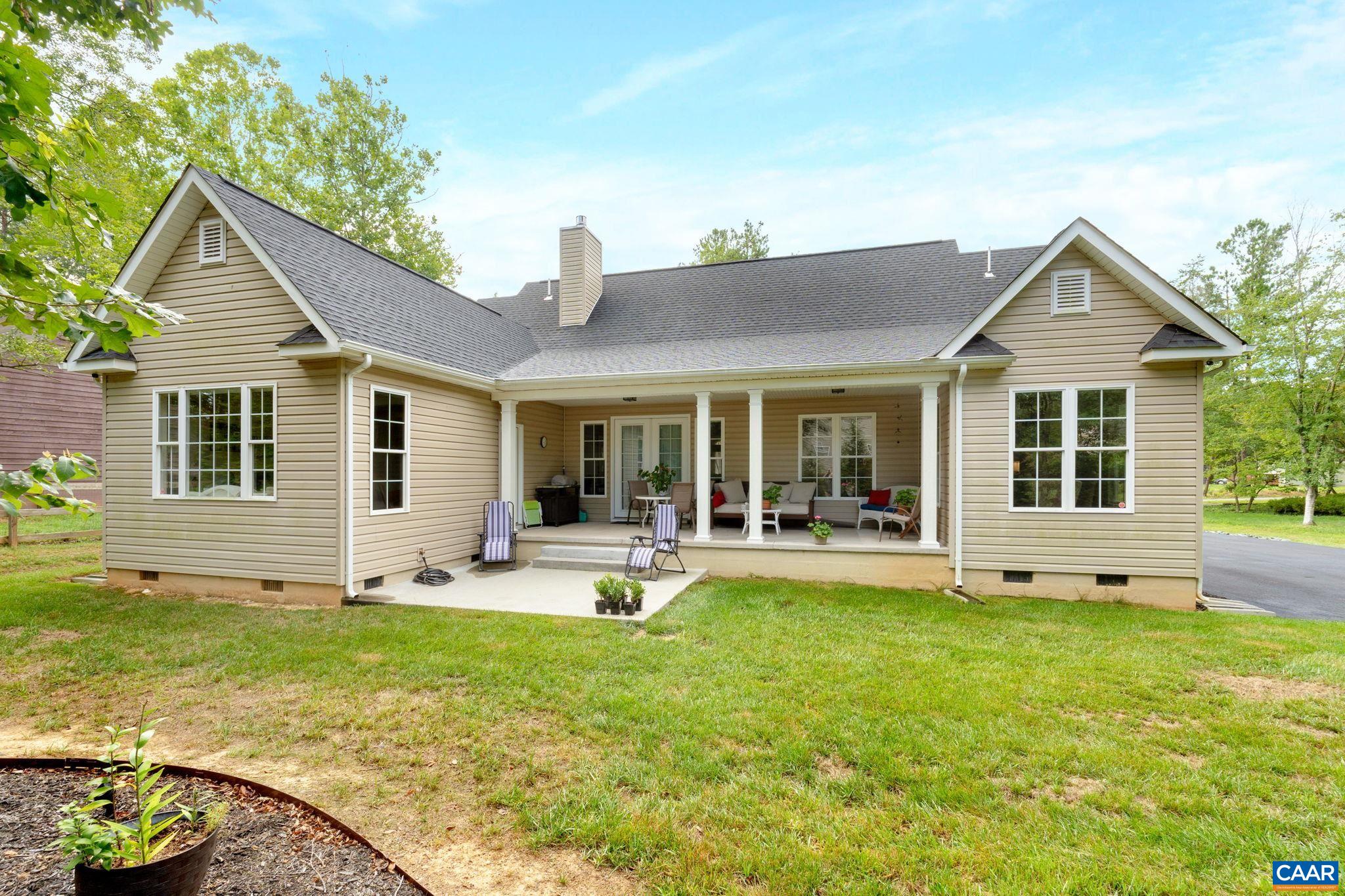 6 ENGLEWOOD DR