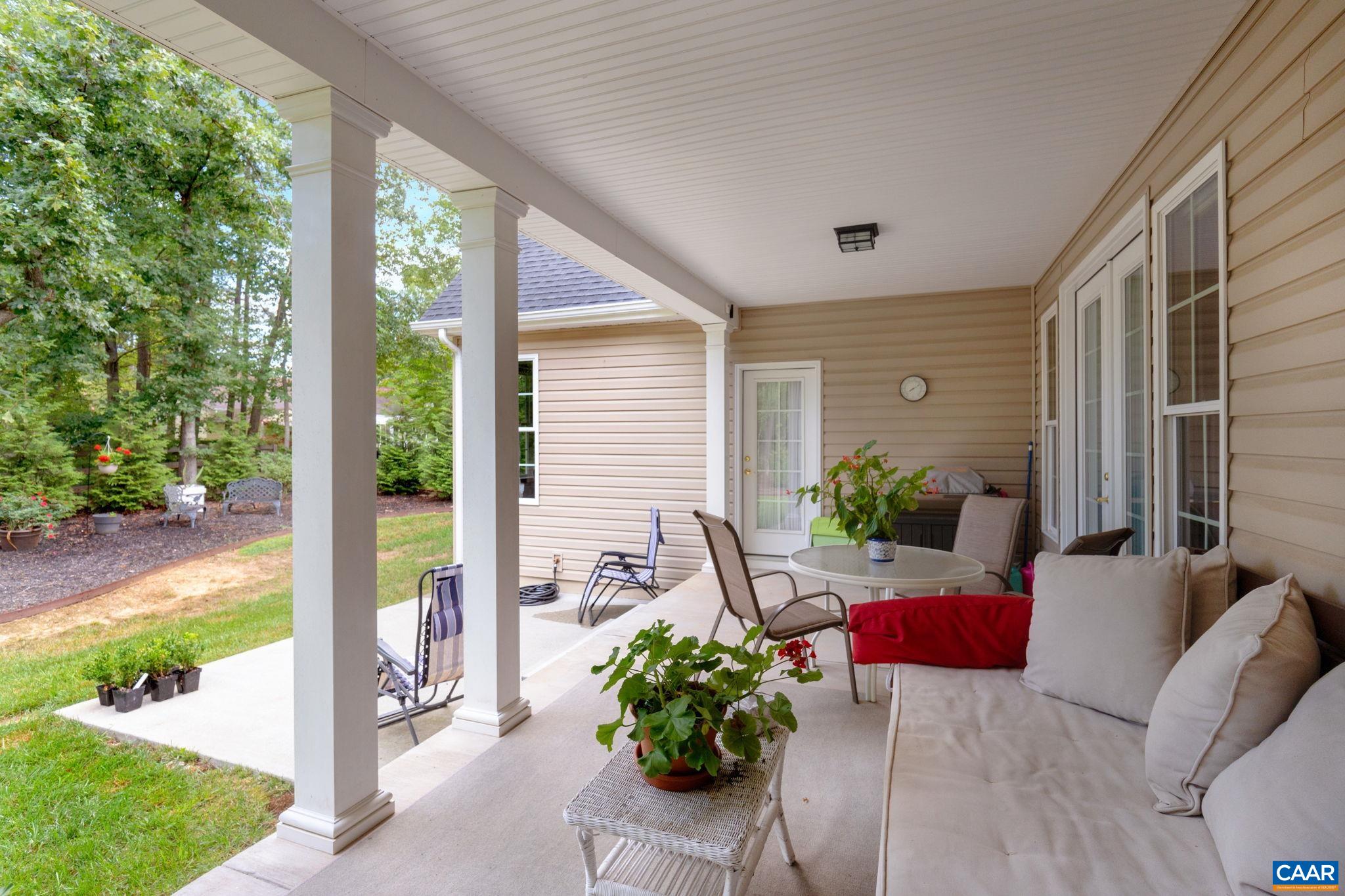 6 ENGLEWOOD DR