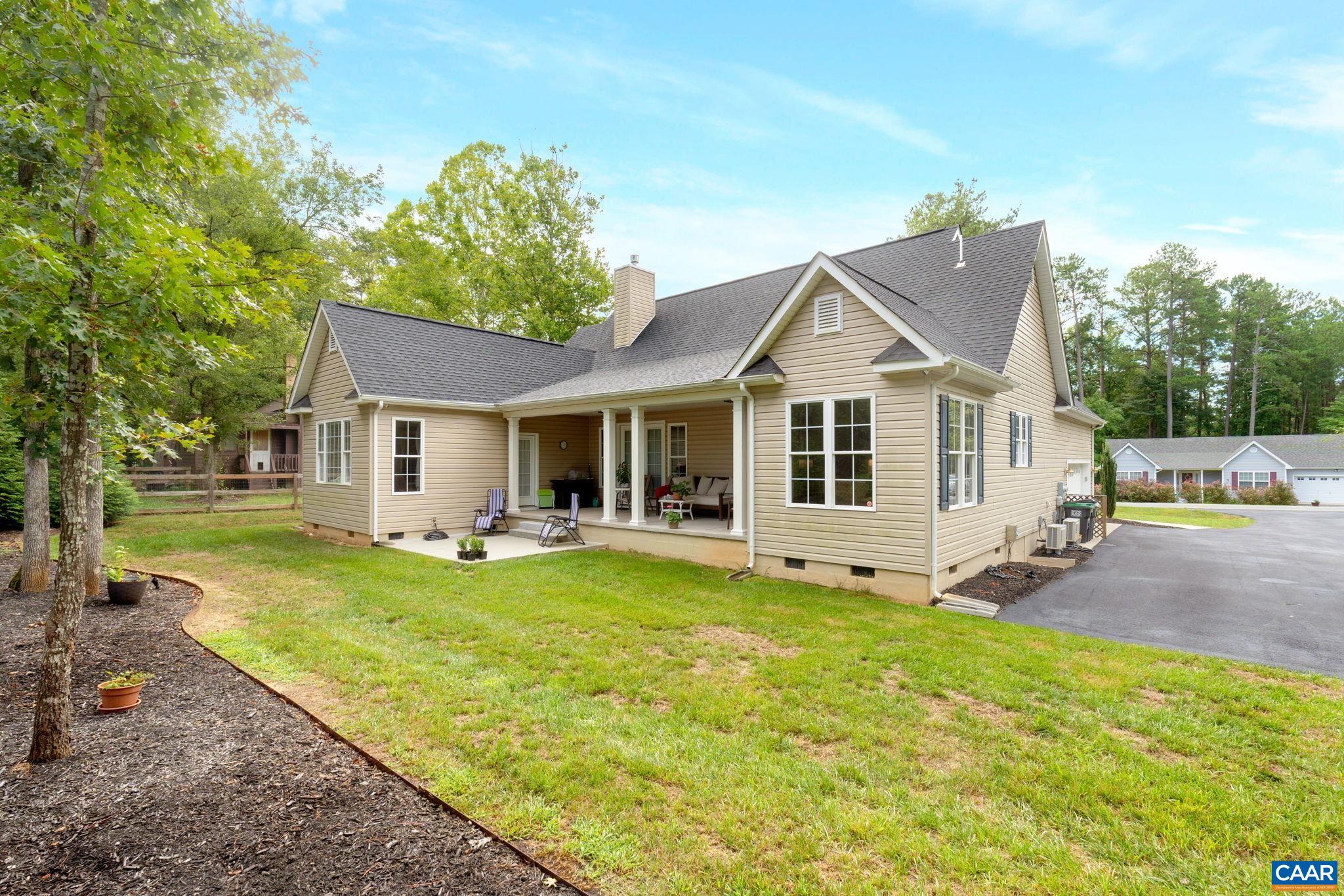 6 ENGLEWOOD DR