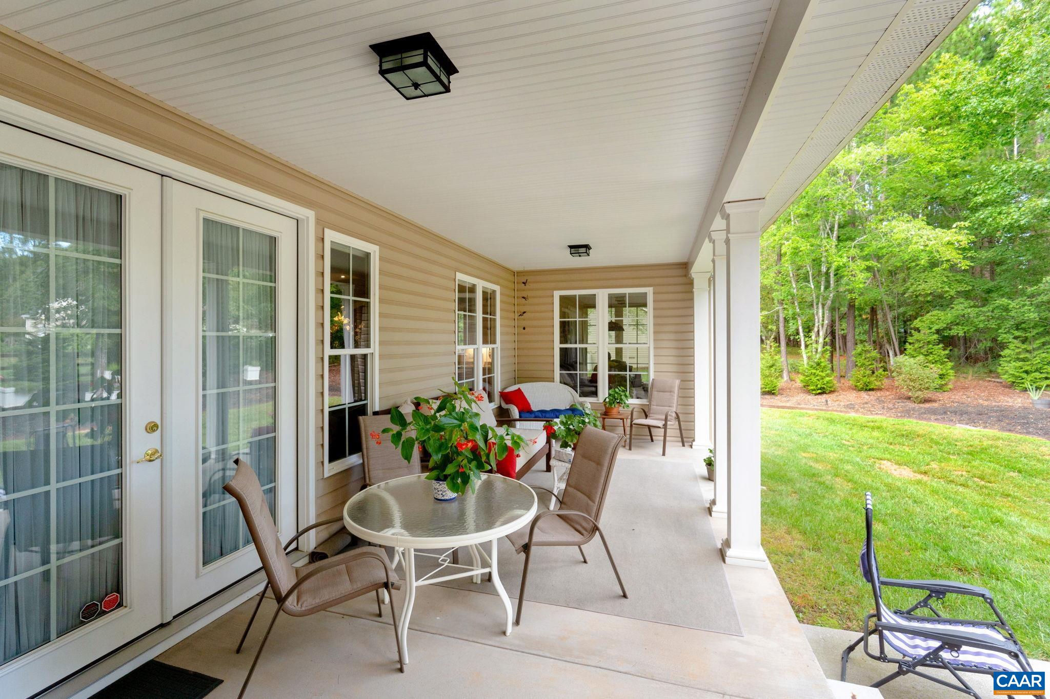 6 ENGLEWOOD DR