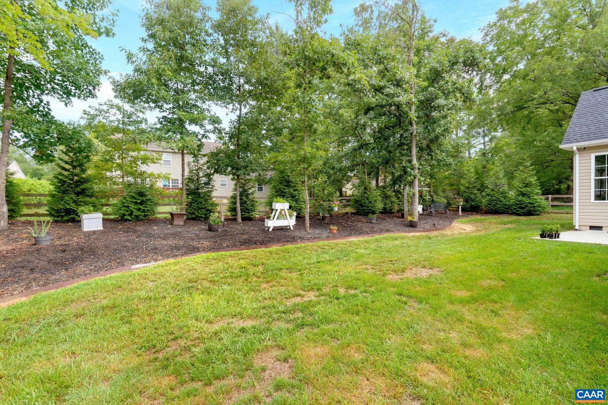 6 ENGLEWOOD DR