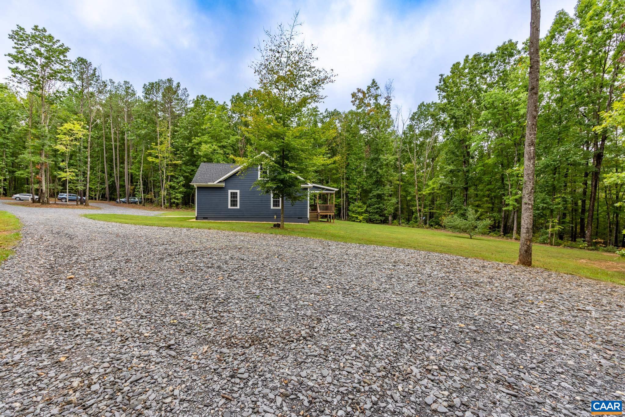 1387 SPREADING OAK RD