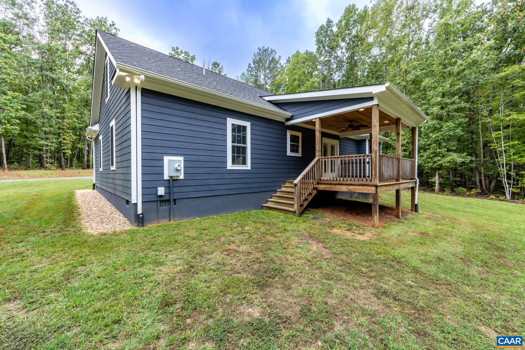 1387 SPREADING OAK RD