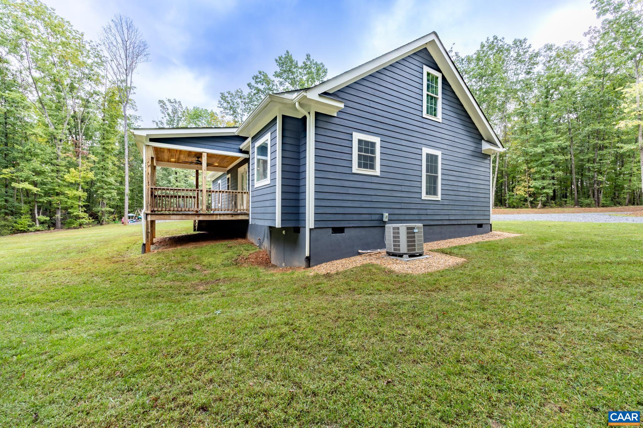 1387 SPREADING OAK RD