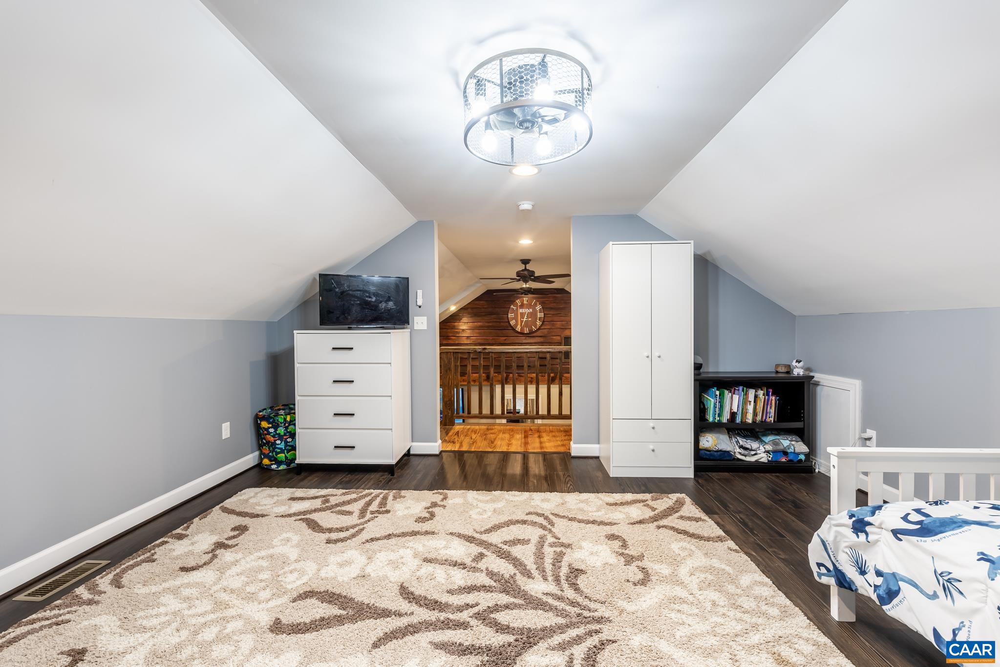 1387 SPREADING OAK RD