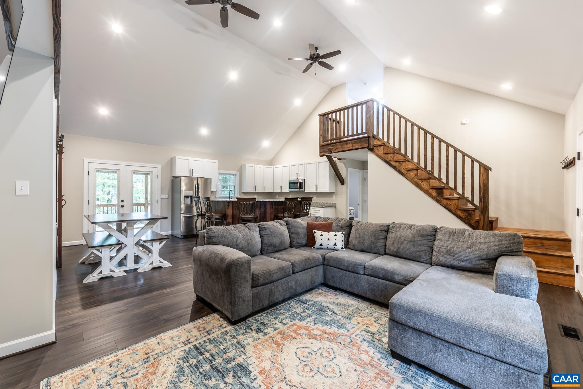 1387 SPREADING OAK RD