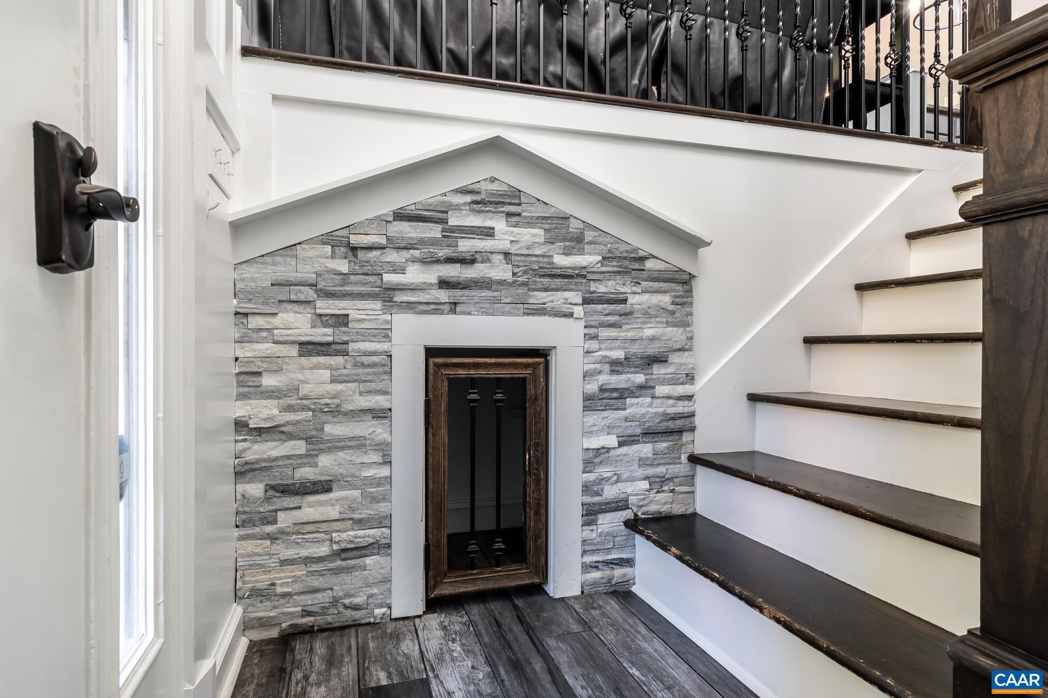 35 BROUGHAM RD