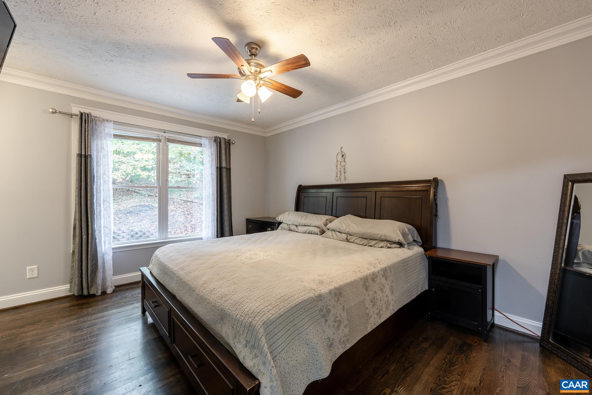 35 BROUGHAM RD
