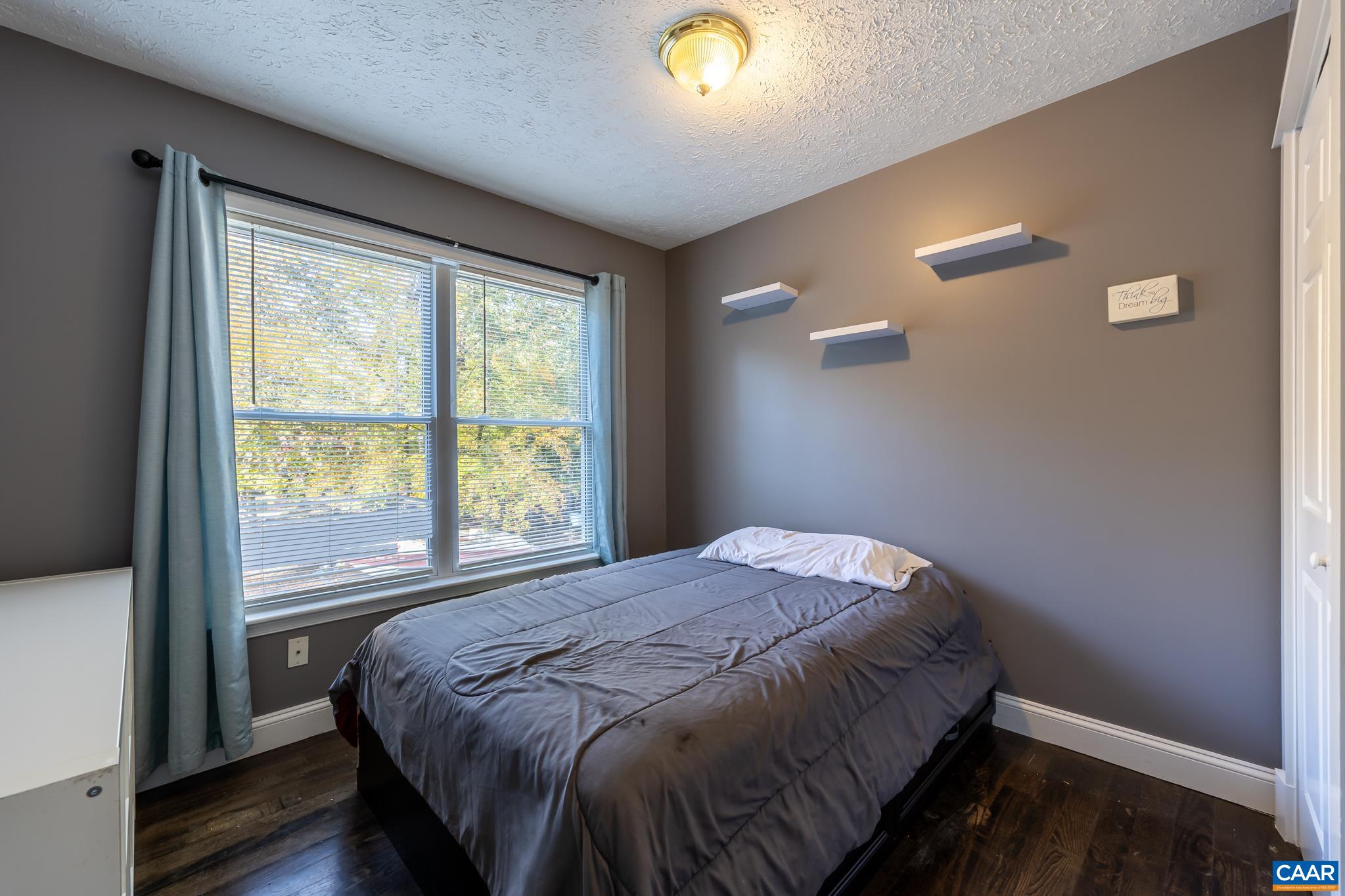 35 BROUGHAM RD