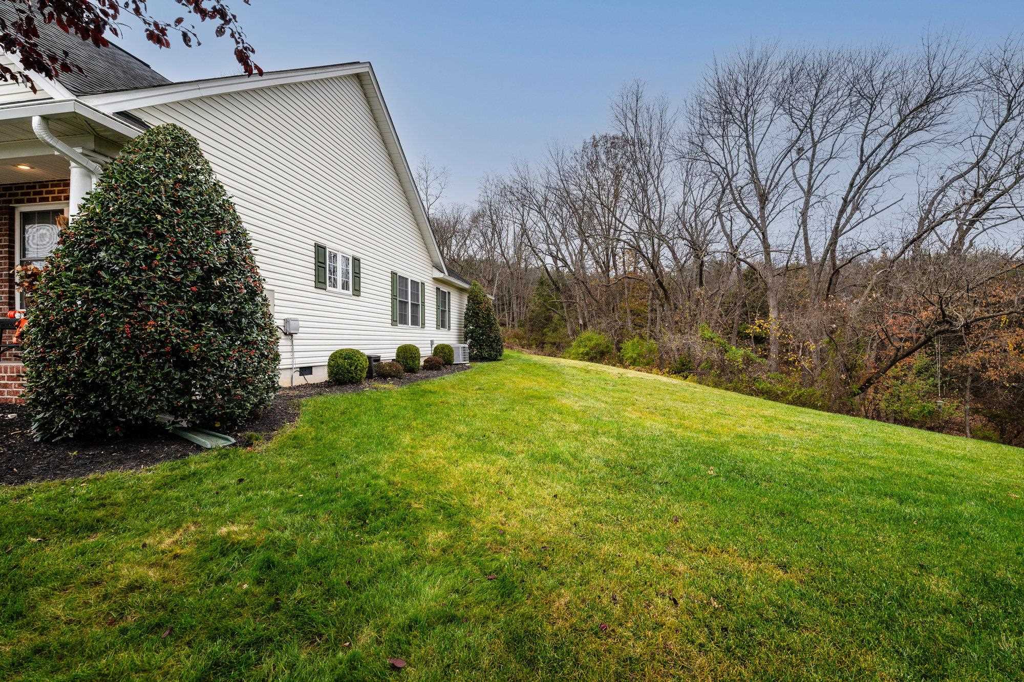 527 HICKORY GROVE CIR