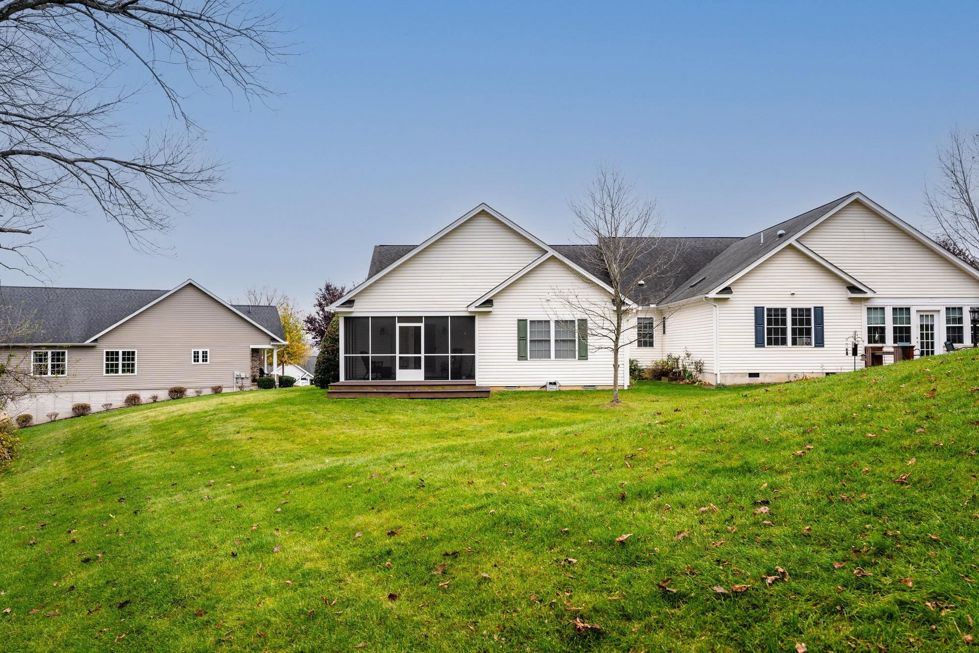 527 HICKORY GROVE CIR