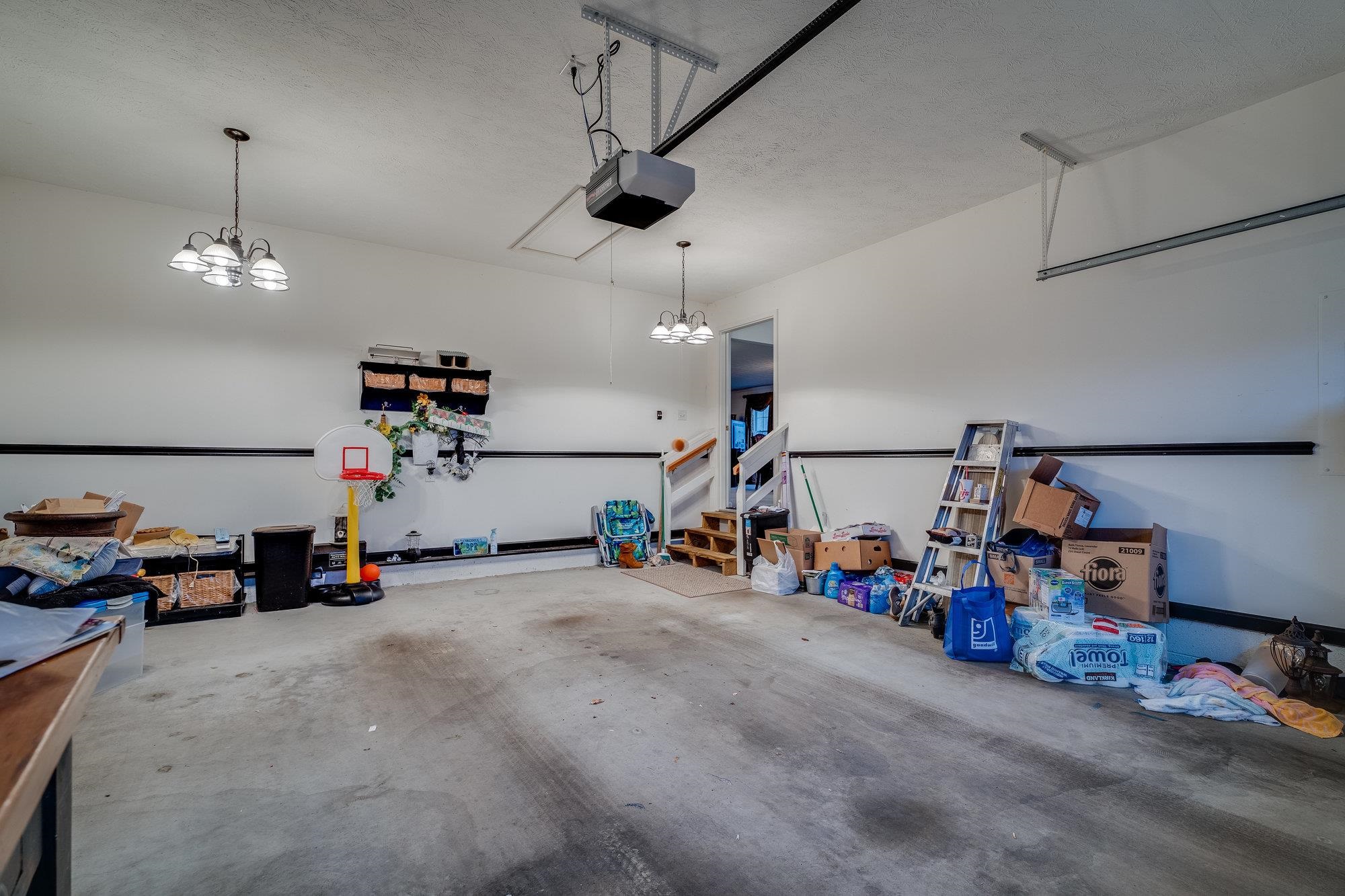 527 HICKORY GROVE CIR