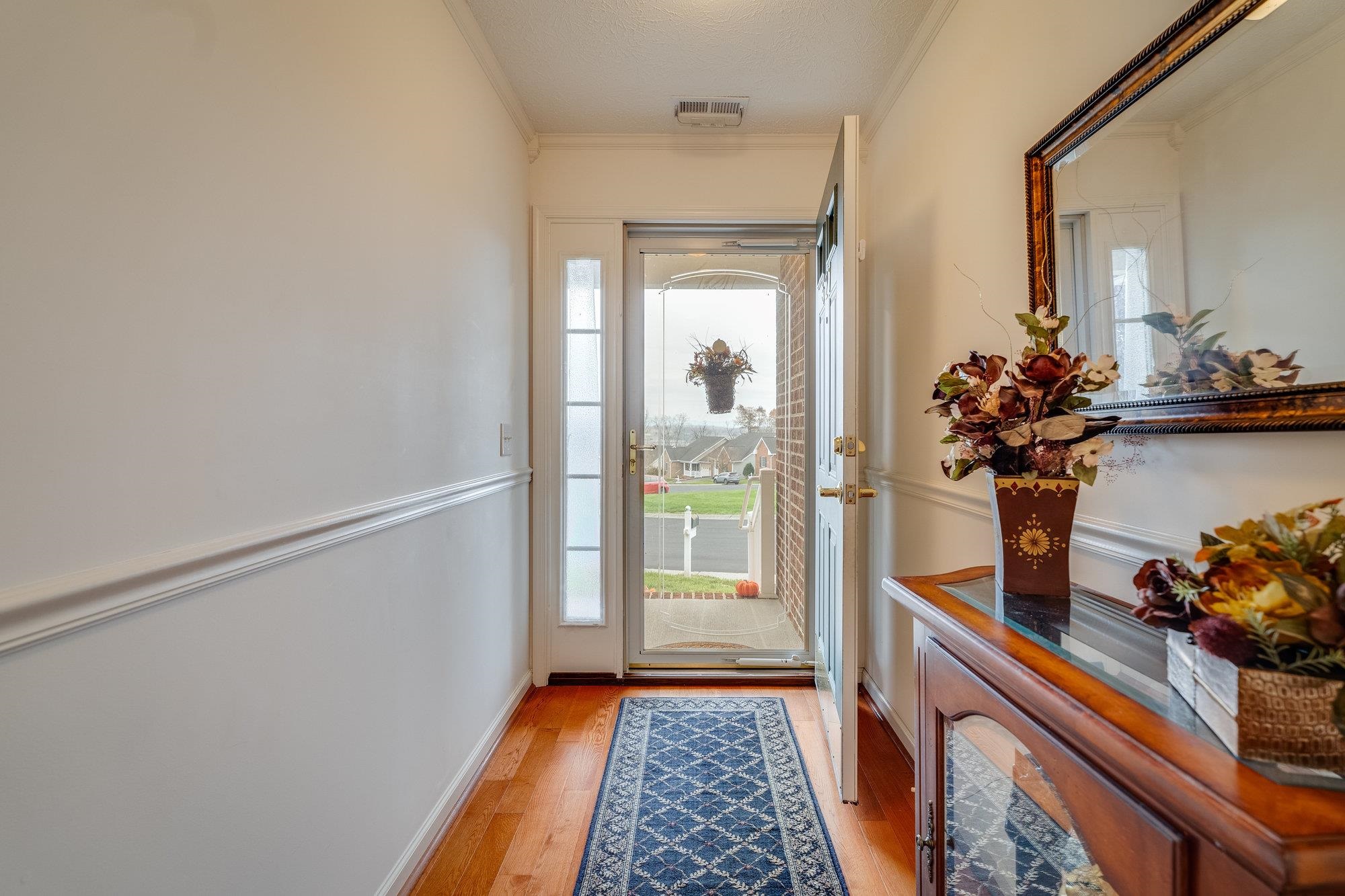 527 HICKORY GROVE CIR