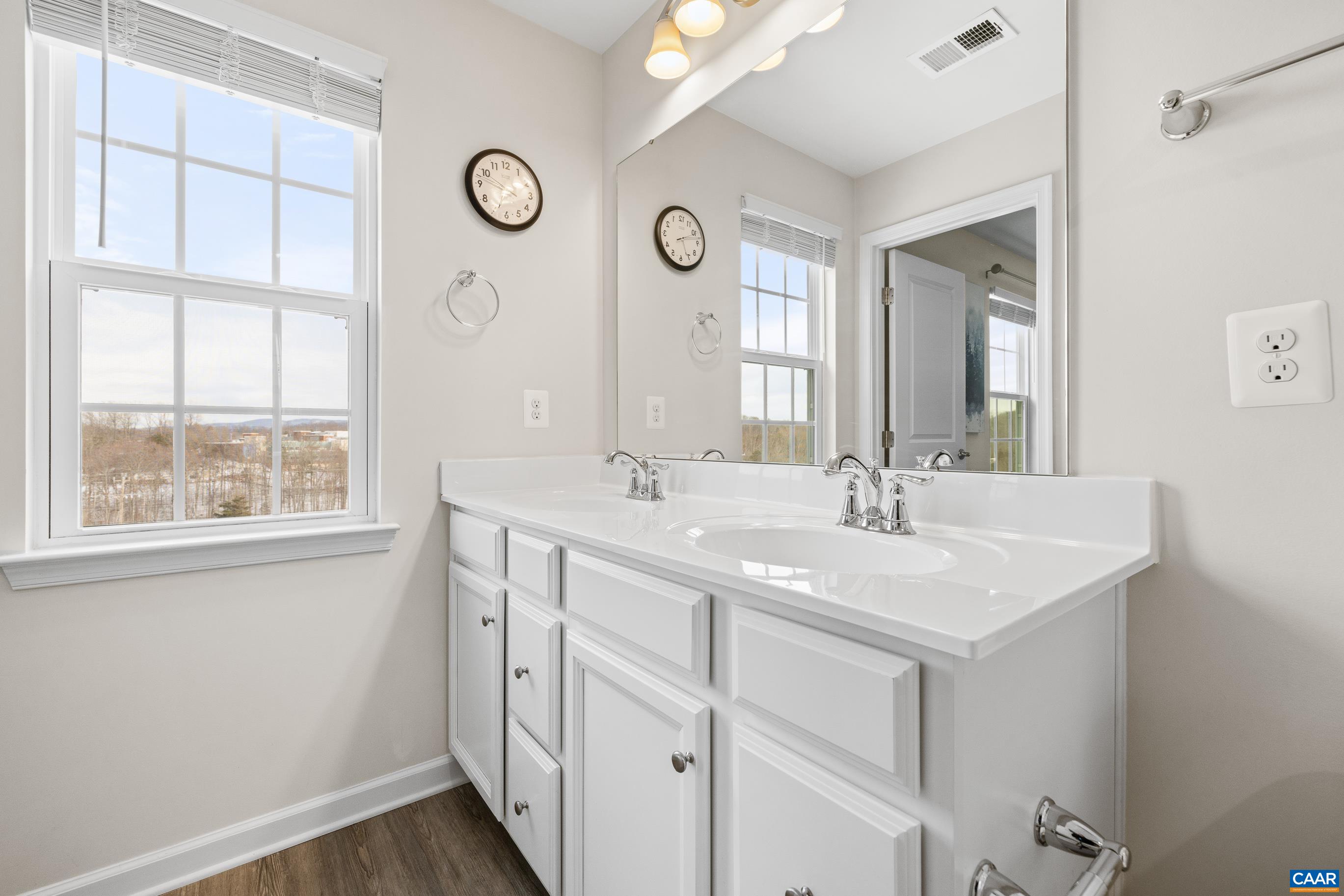 2111 ELM TREE CT